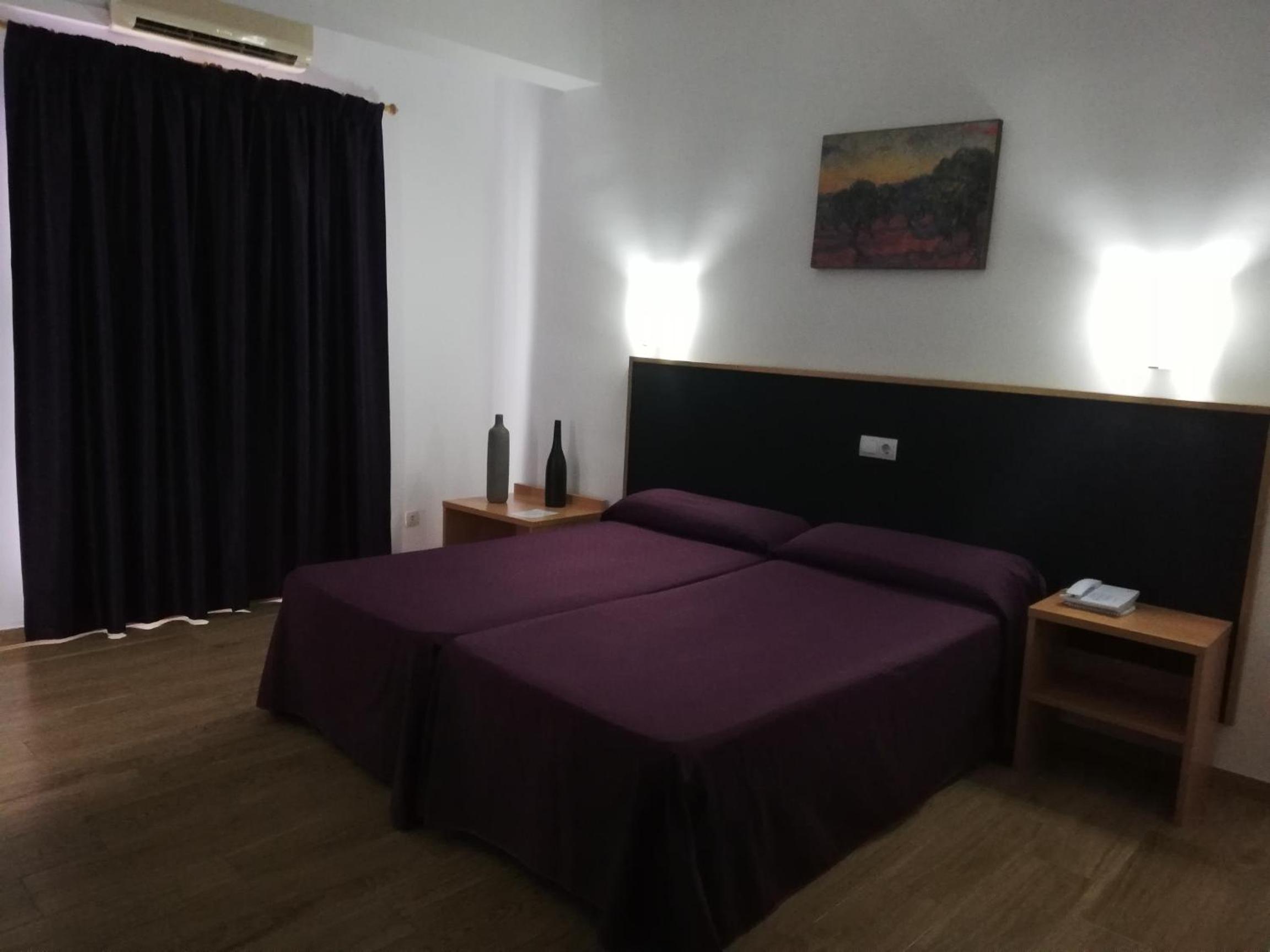 Twin Room - Photo 6