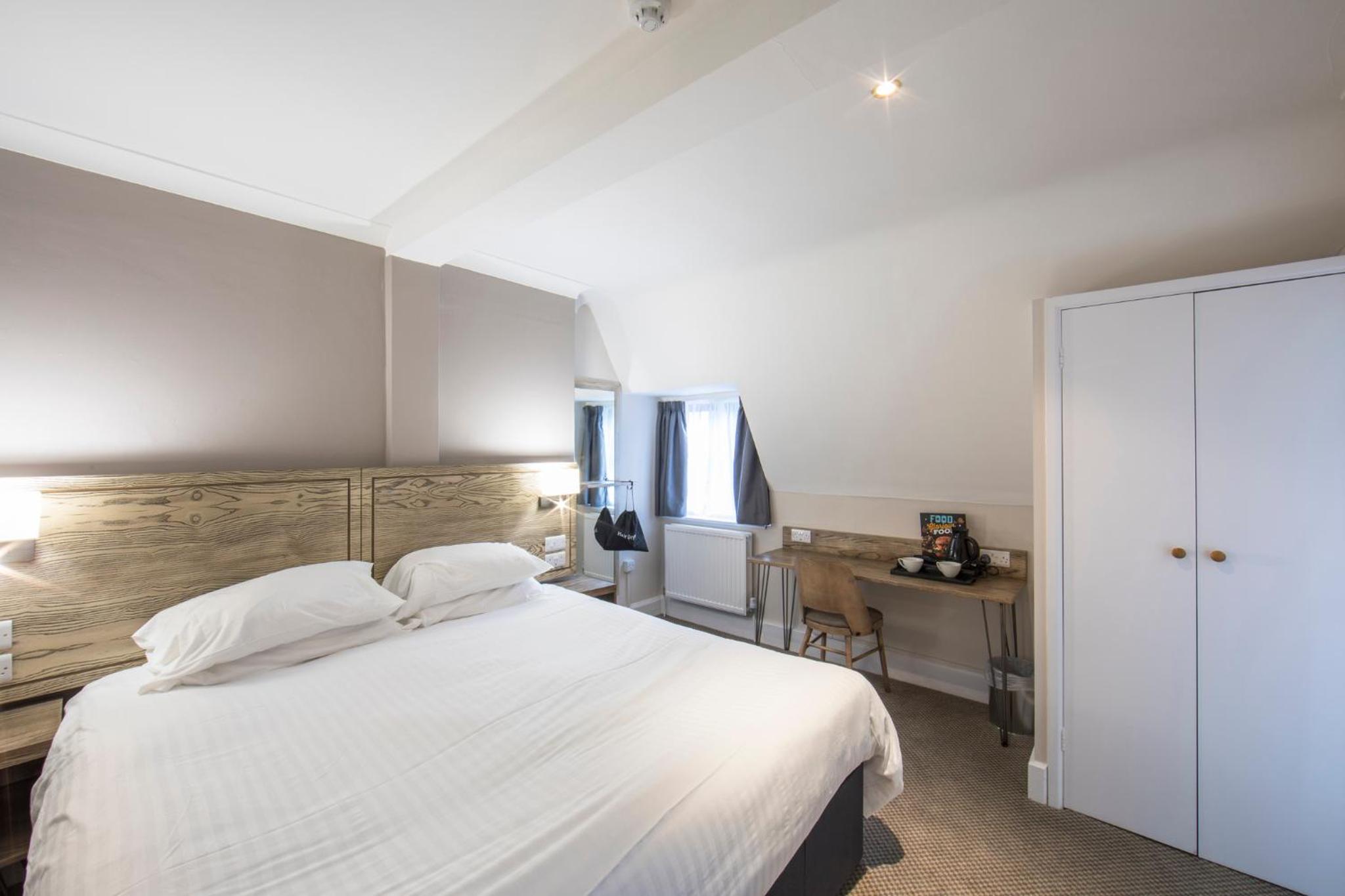 Standard Double Room photo 3