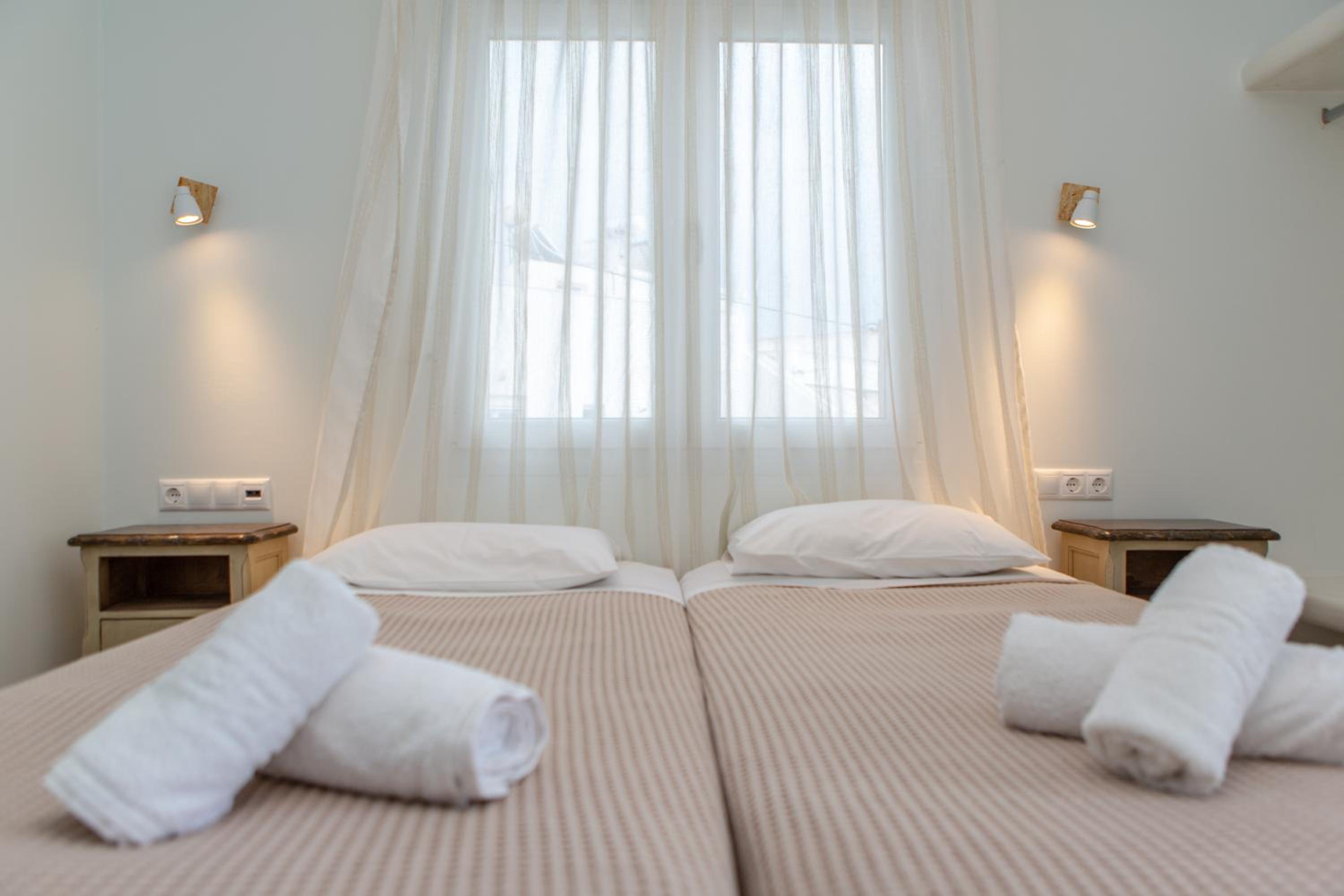 Double or Twin Room with Sea View photo 2