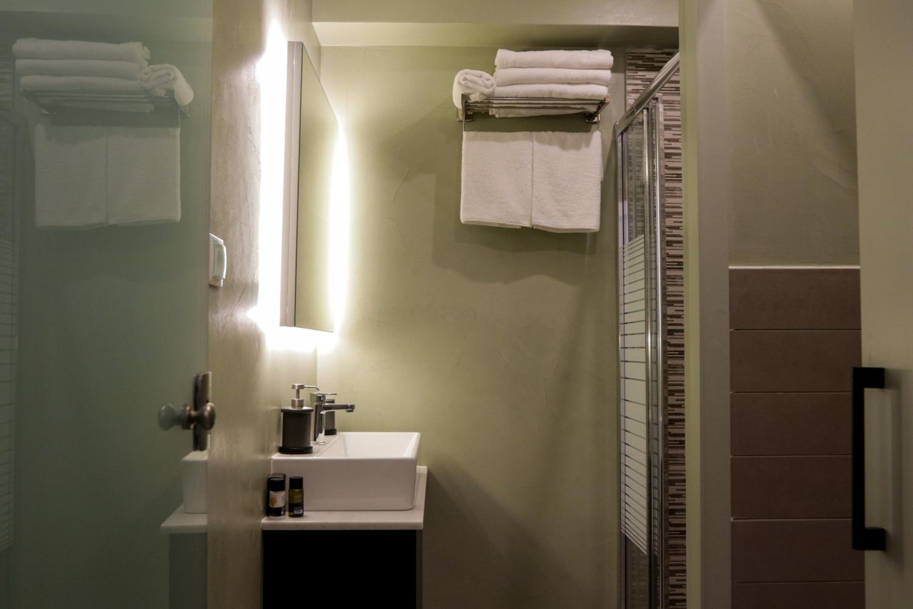 Prestige Suite with Balcony photo 3