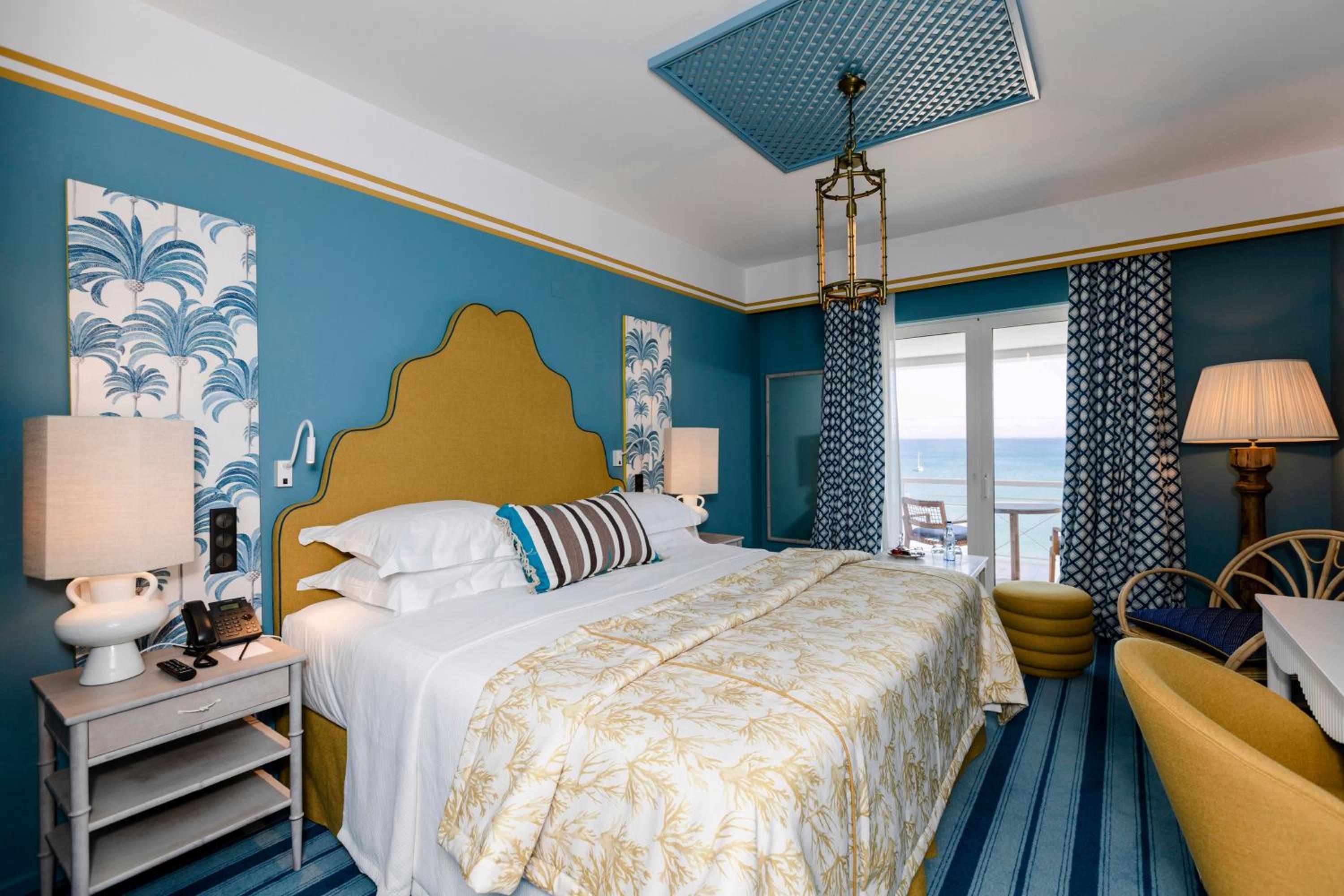 Deluxe Double Room with Sea View - Photo 3
