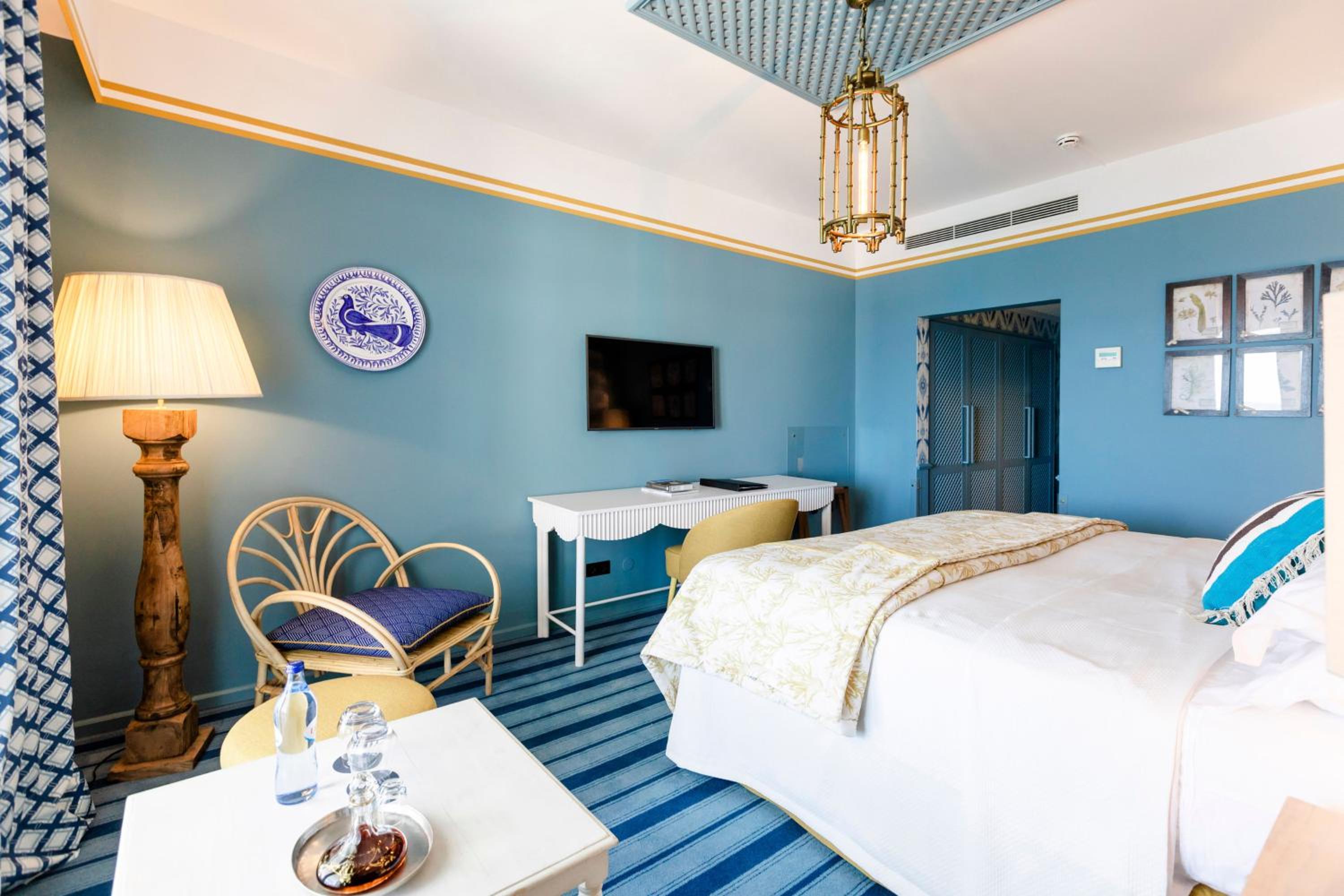 Deluxe Double Room with Sea View - Photo 9