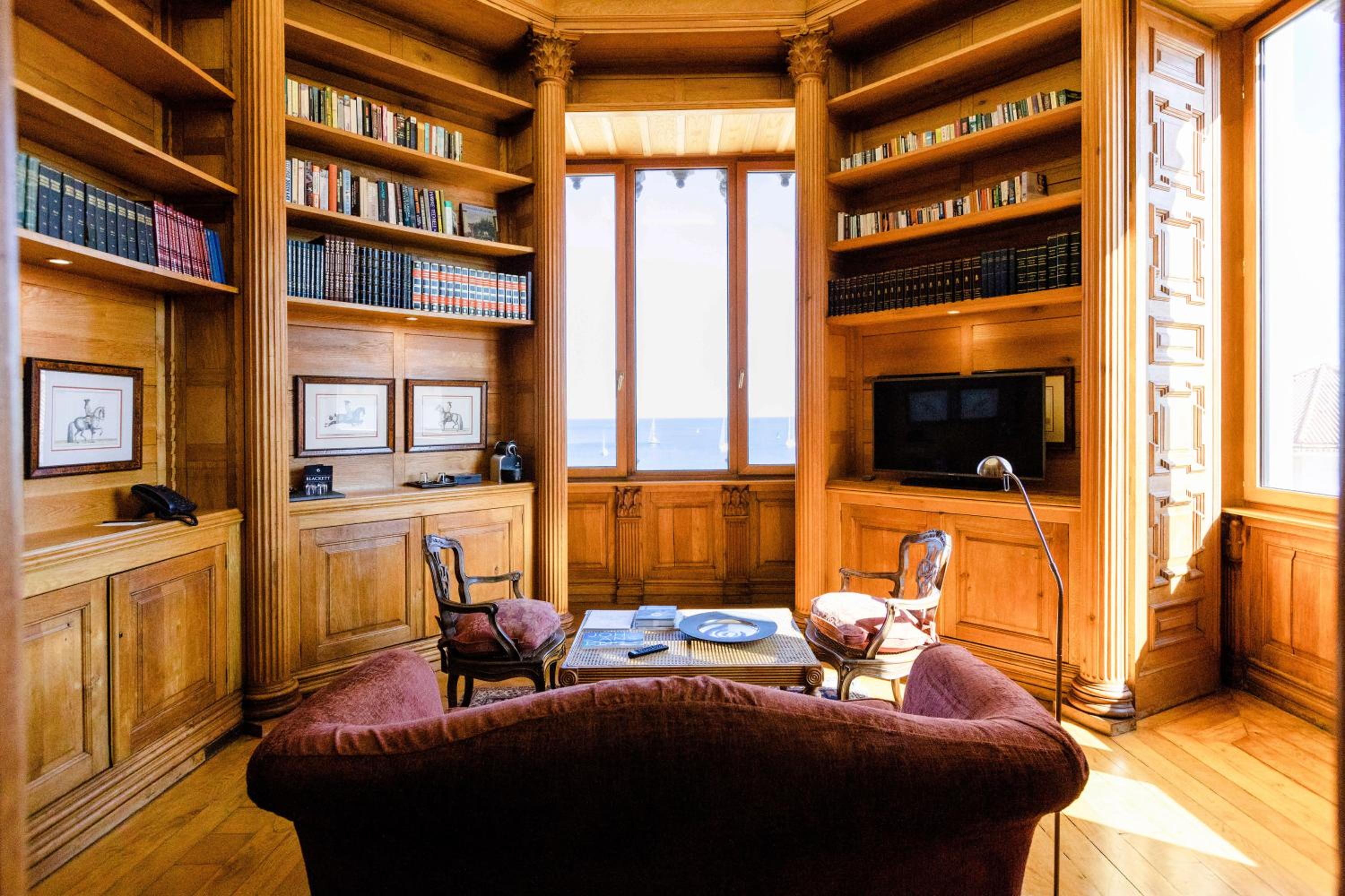 Suite with Sea View - Photo 8