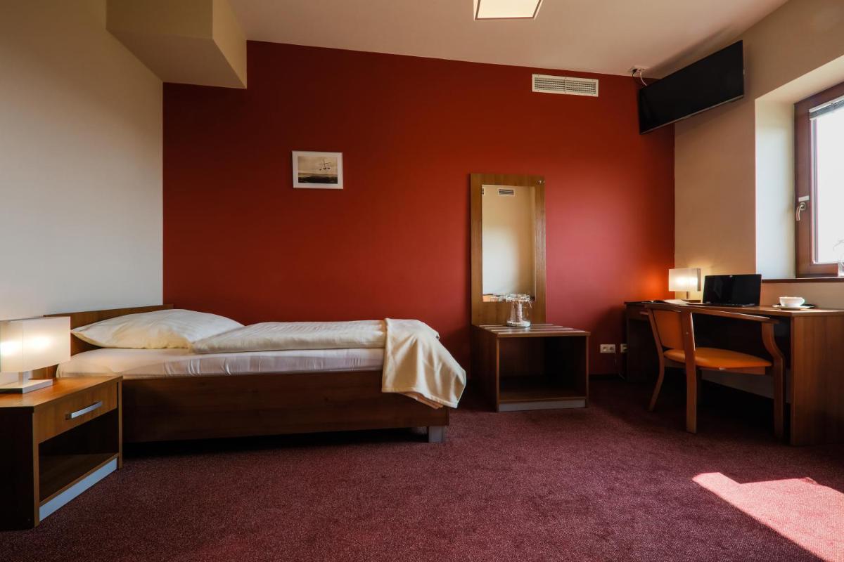 Single Room with Bathroom photo 3