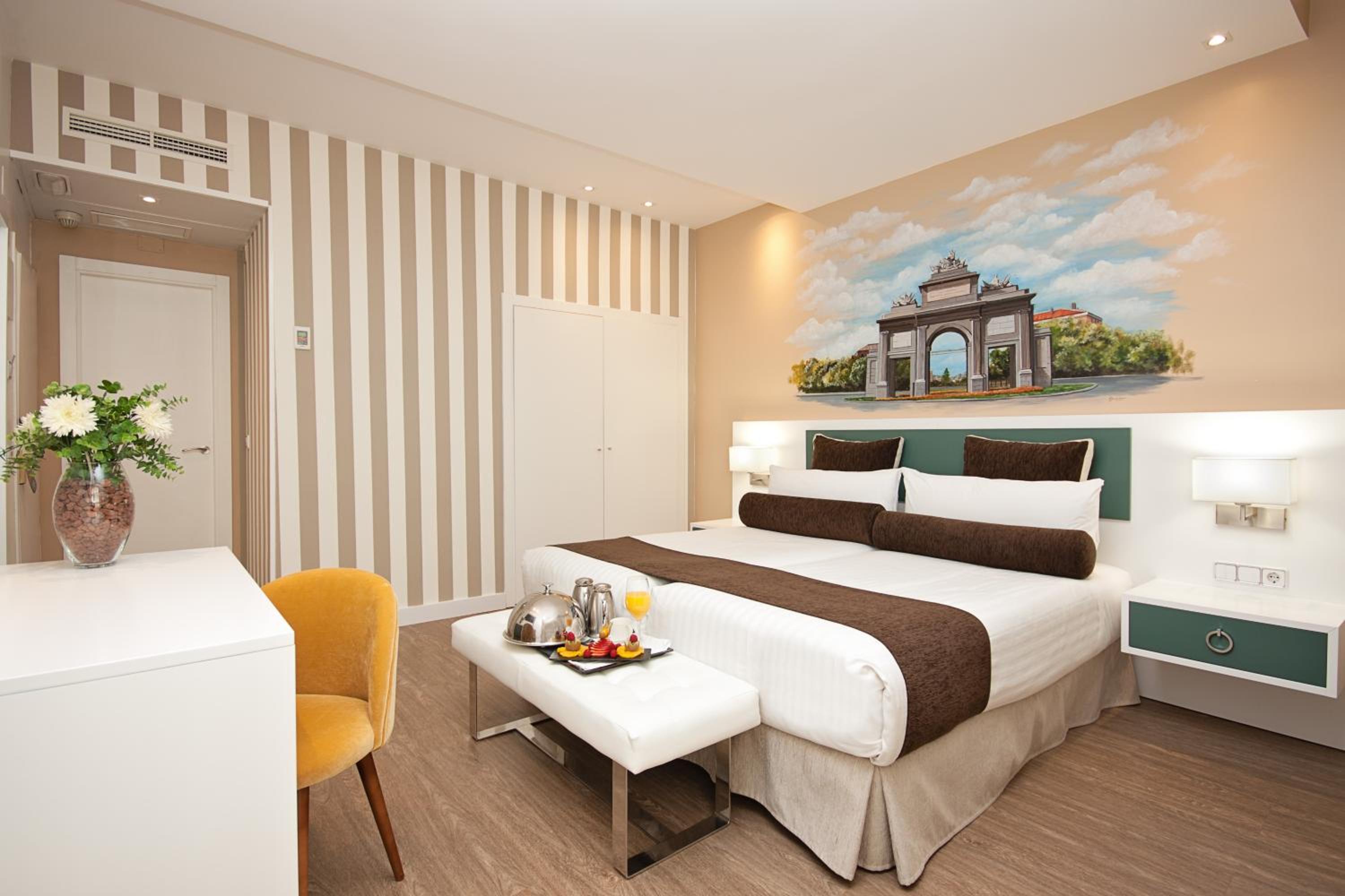 Double or Twin Room - Photo 4
