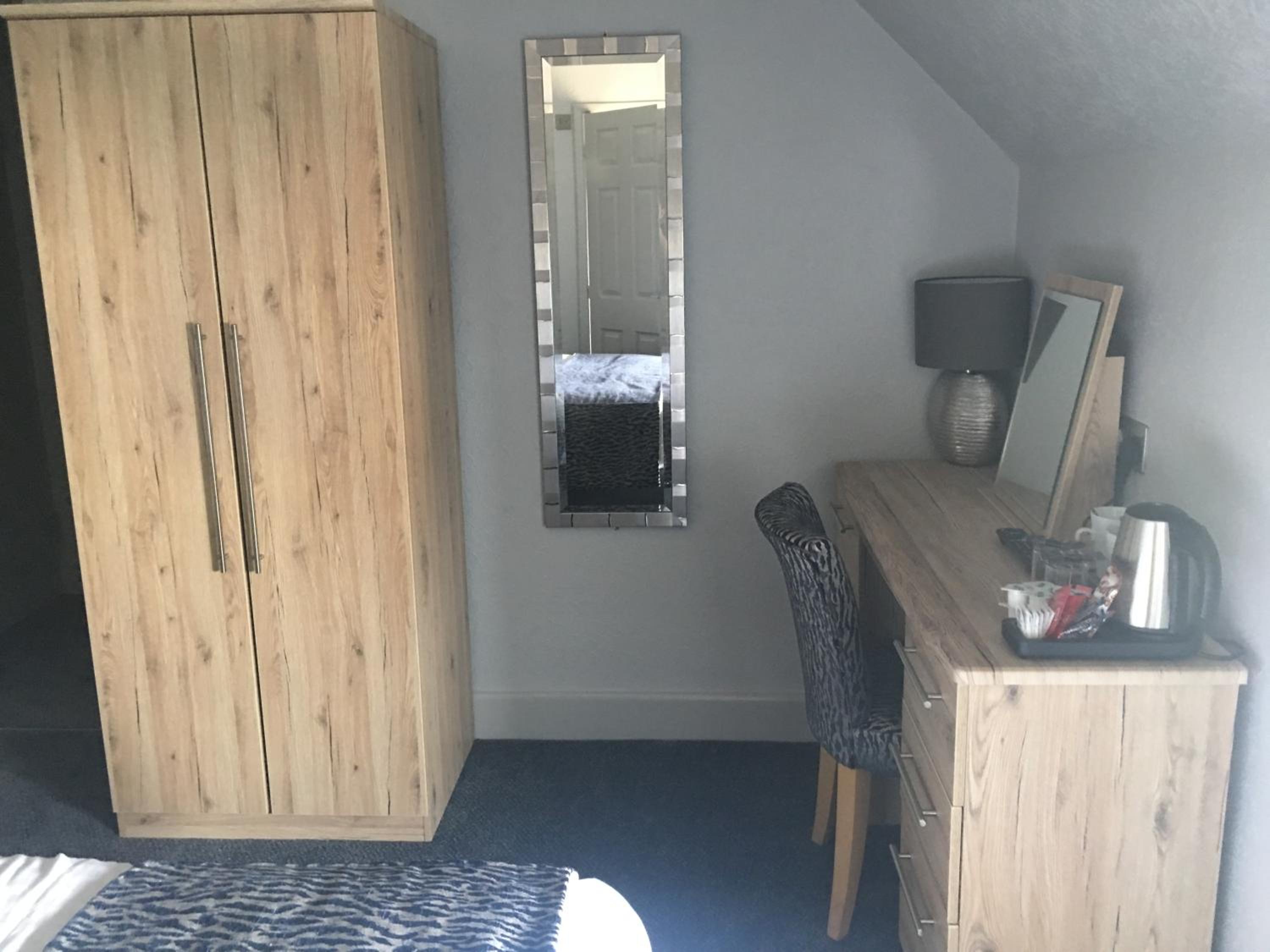 Double Room - Photo 8
