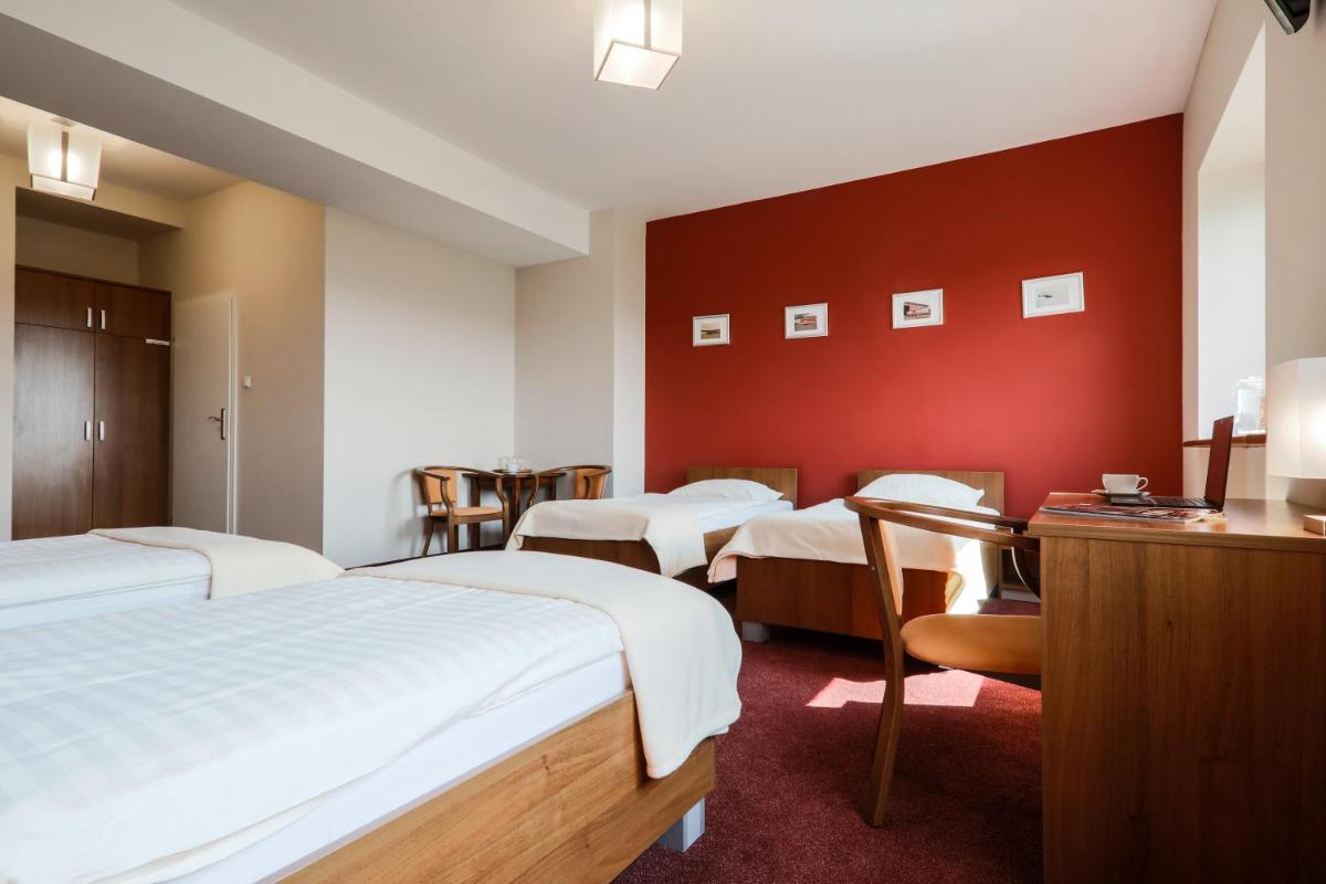 Quadruple Room with Private Bathroom photo 1