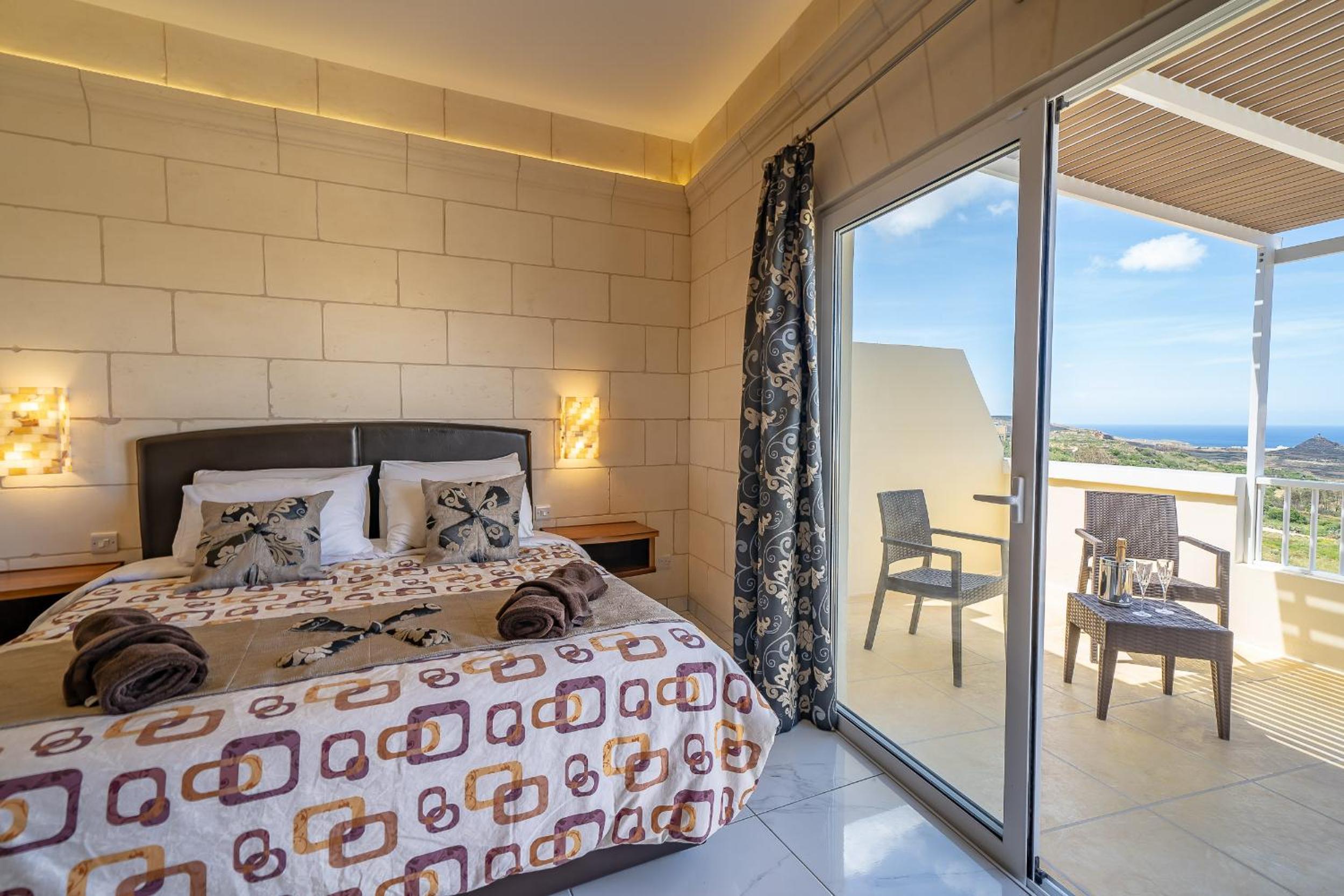 Superior Room with Terrace and View photo 3