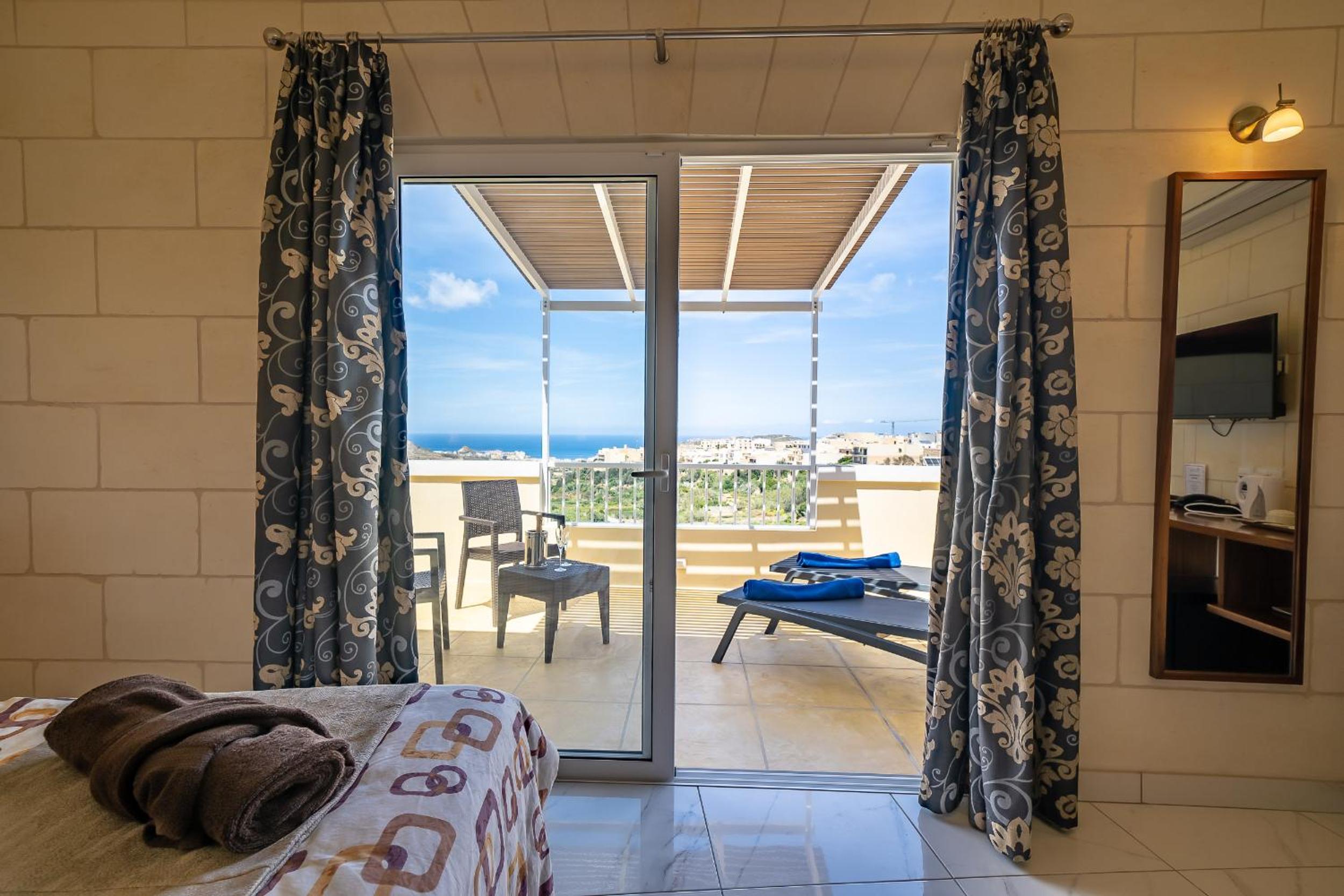 Superior Room with Terrace and View photo 2