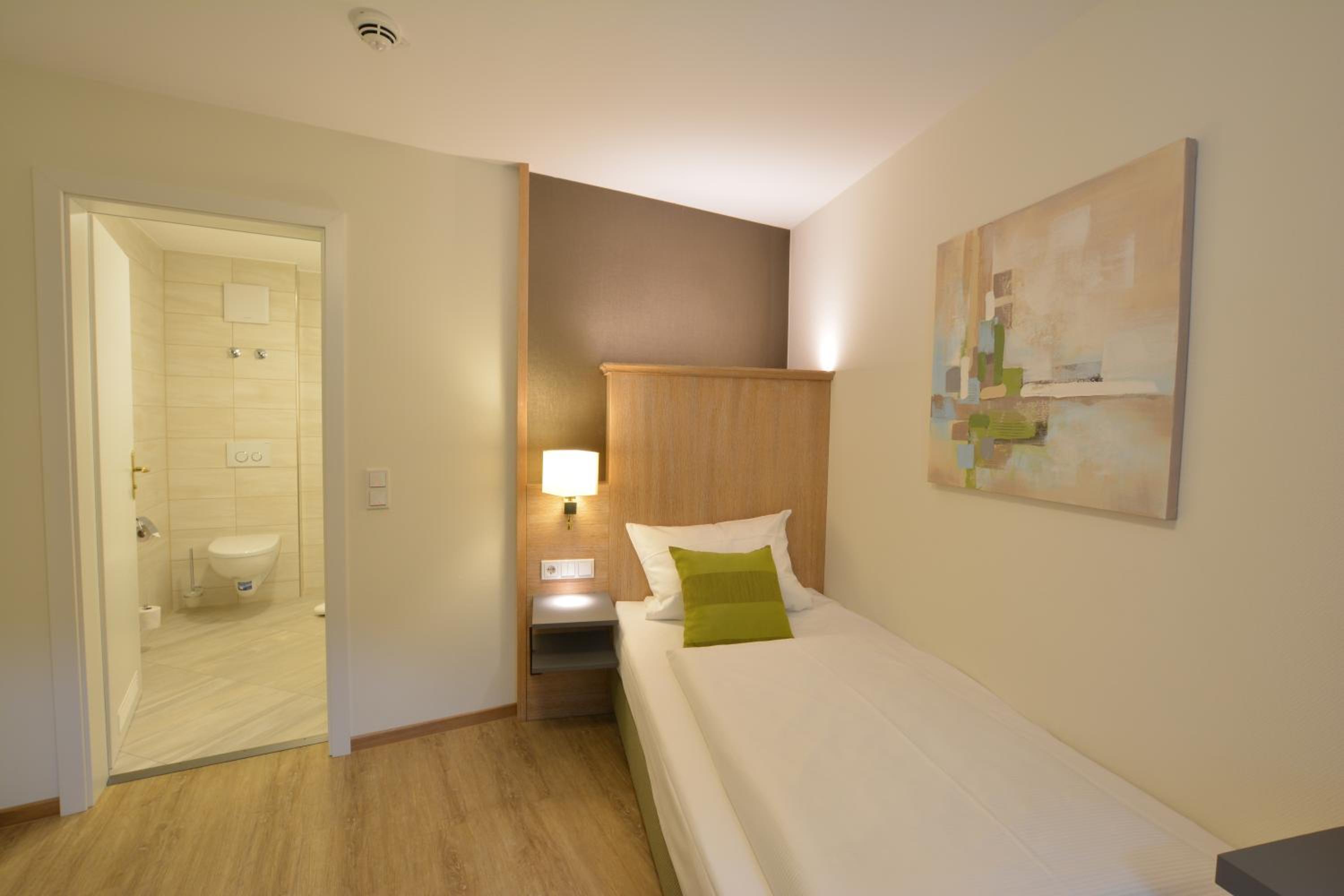 Standard Single Room photo 2