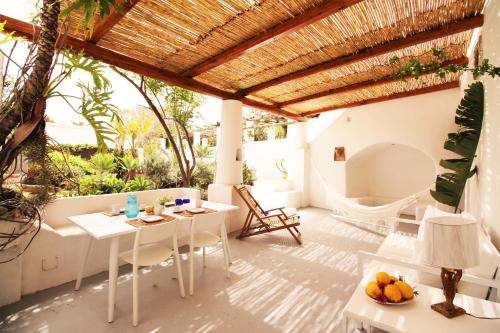 Villa with Garden View