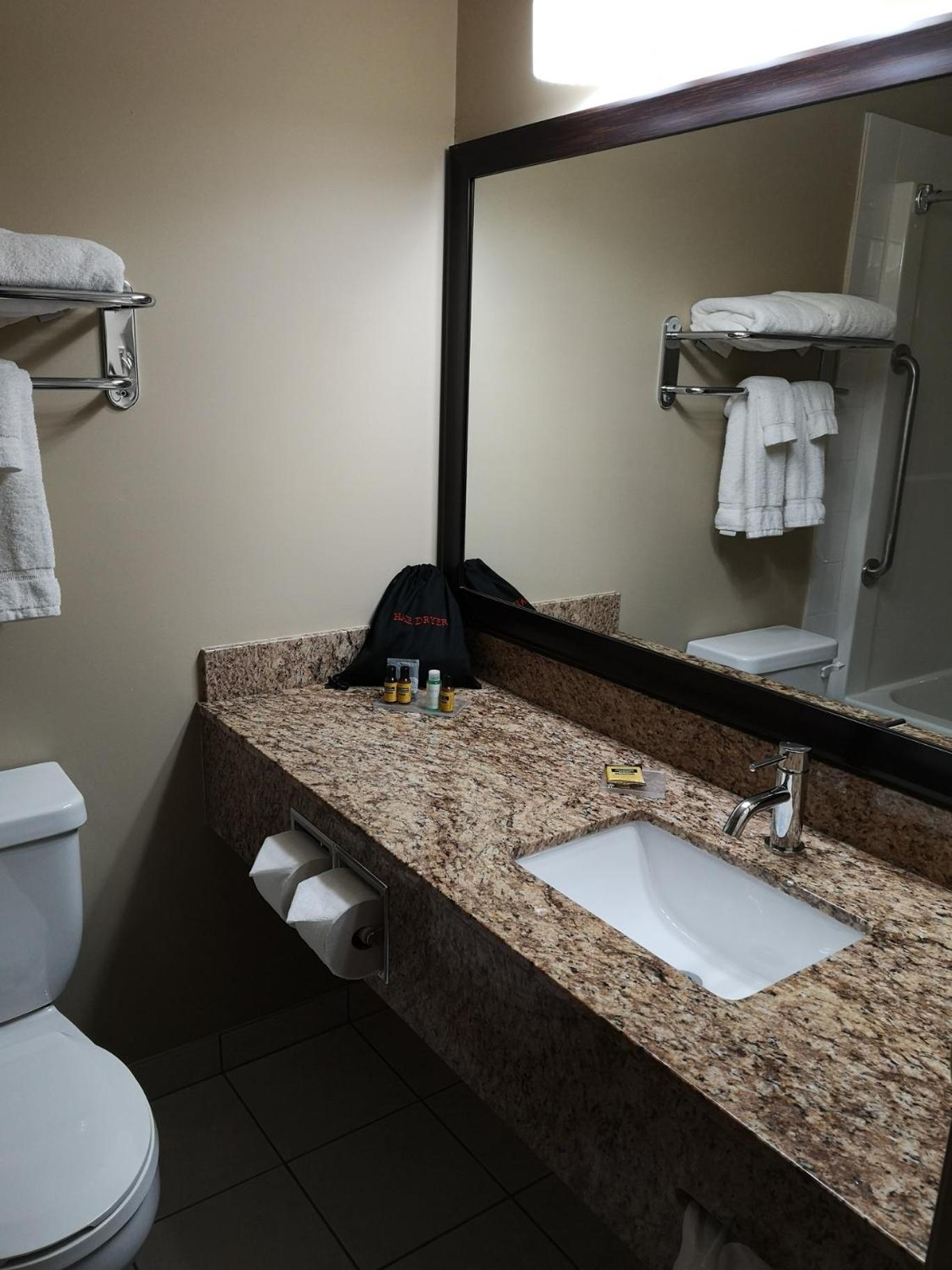 Queen Room - Non-Smoking - Photo 6