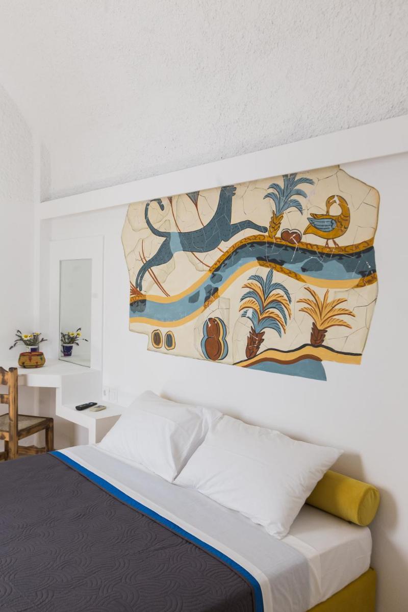 Standard Double or Twin Room - Photo 8