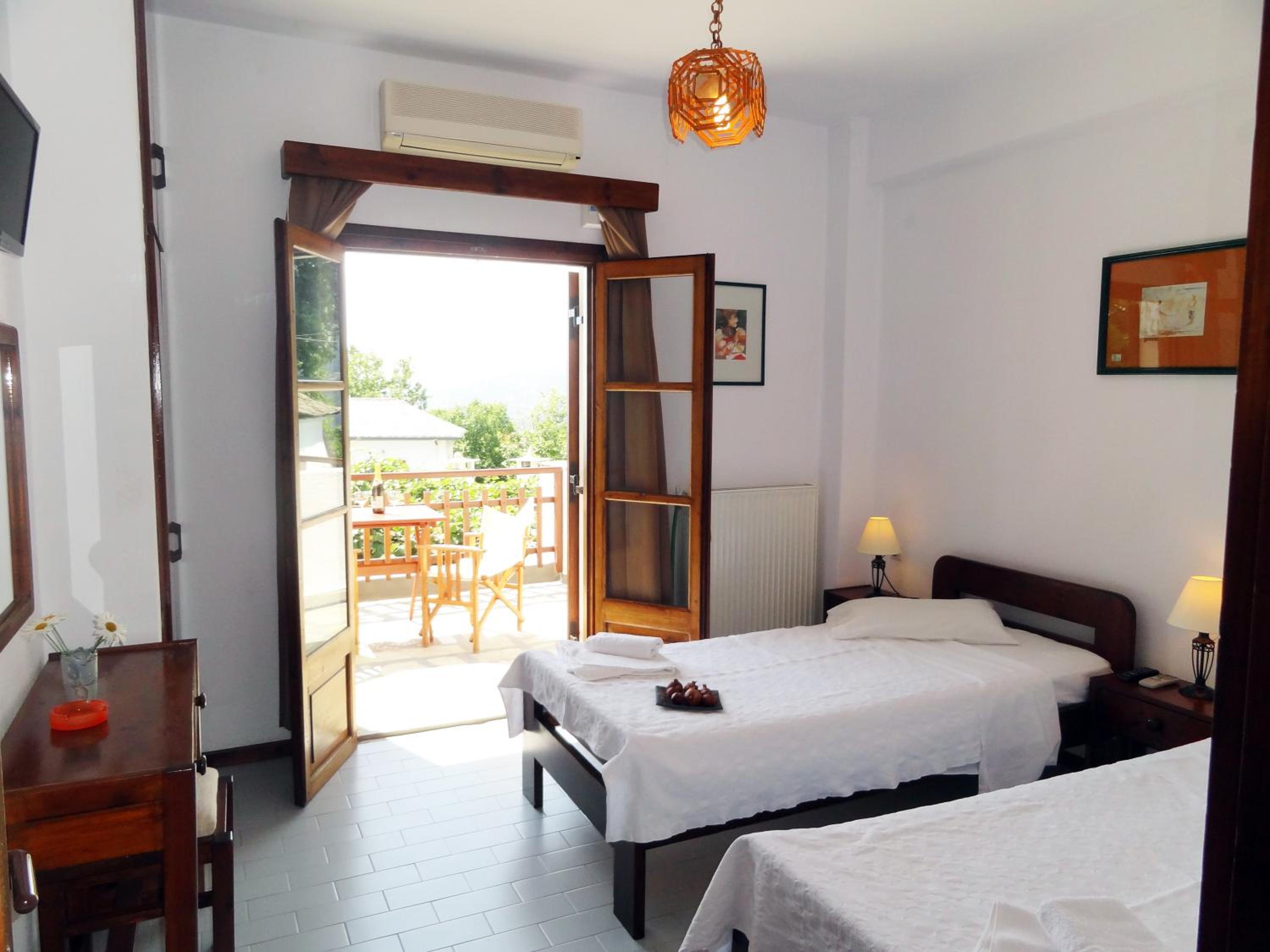 Two-Bedroom Apartment with Terrace and Sea View photo 2