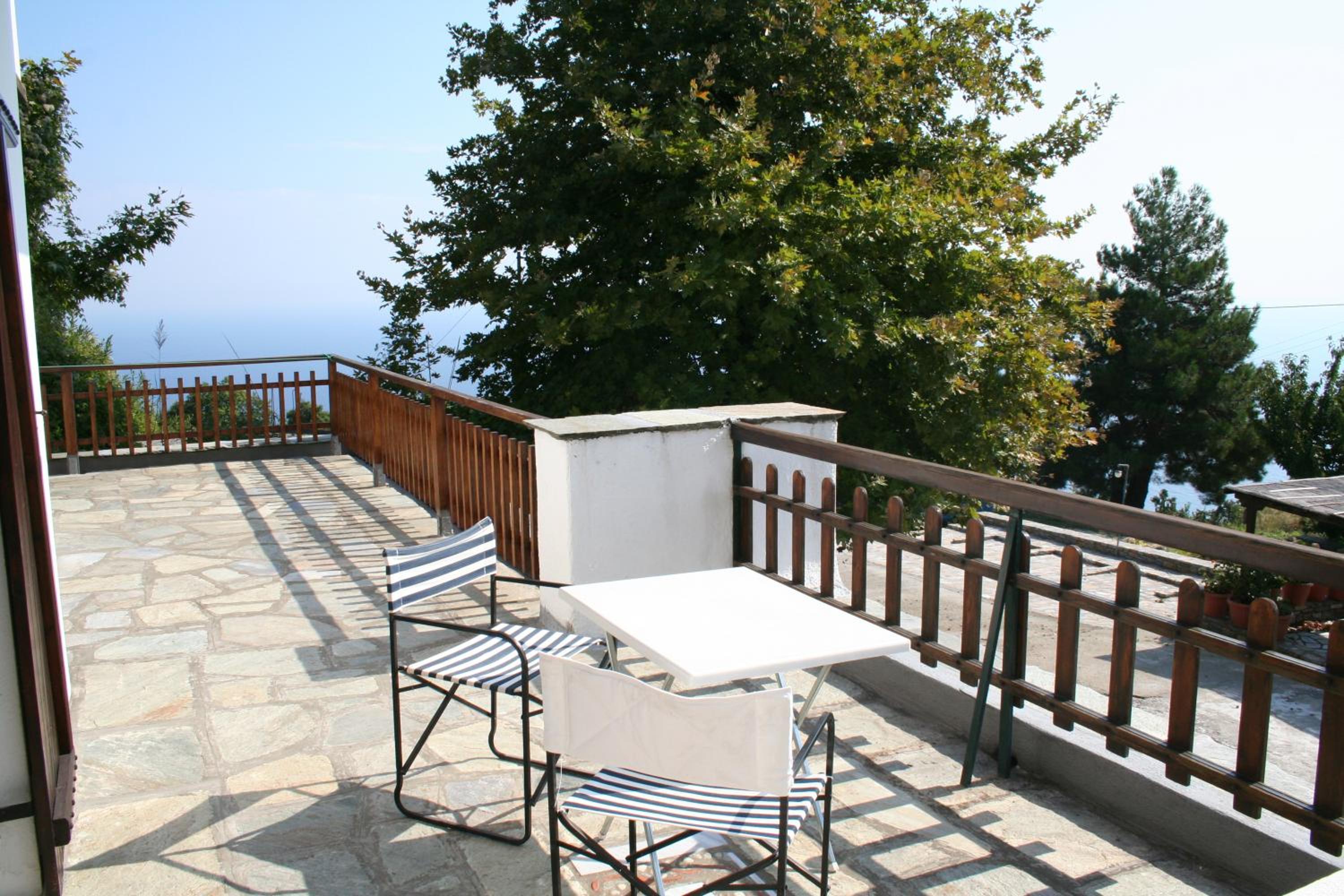 Two-Bedroom Apartment with Terrace and Sea View photo 3