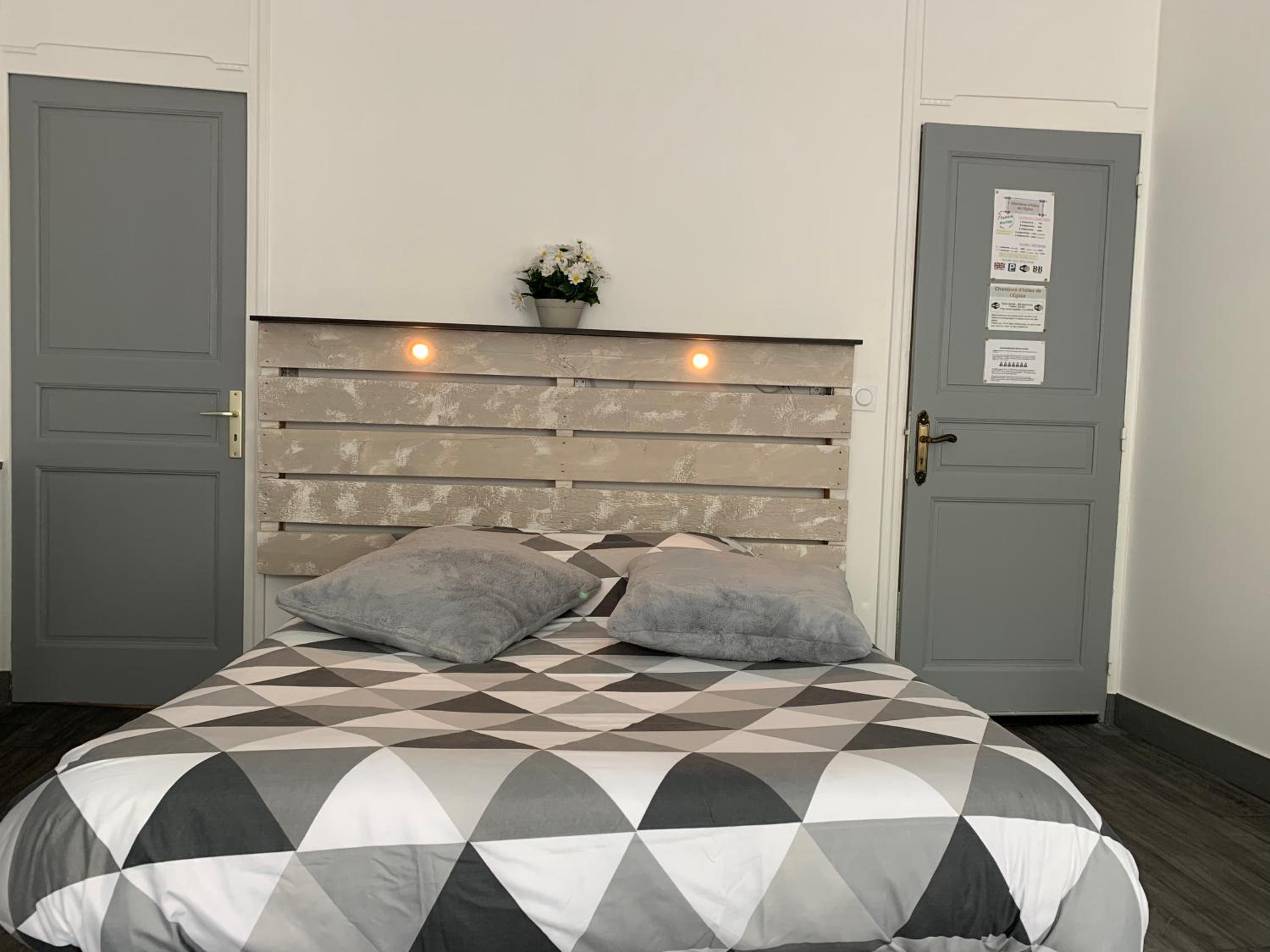 Double Room with Private Bathroom photo 1