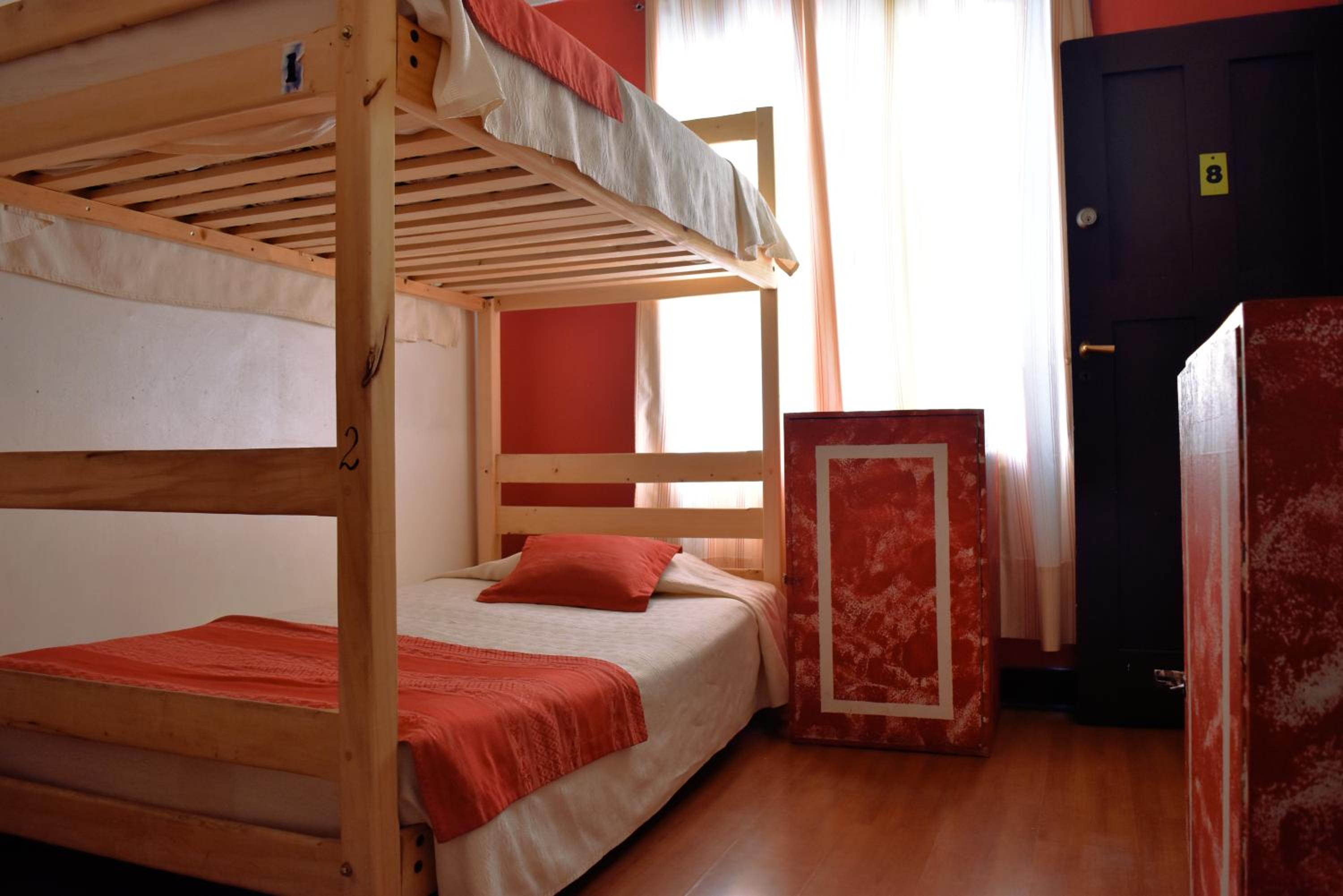 Bed in 4-Bed Mixed Dormitory Room with Shared Bathroom photo 3