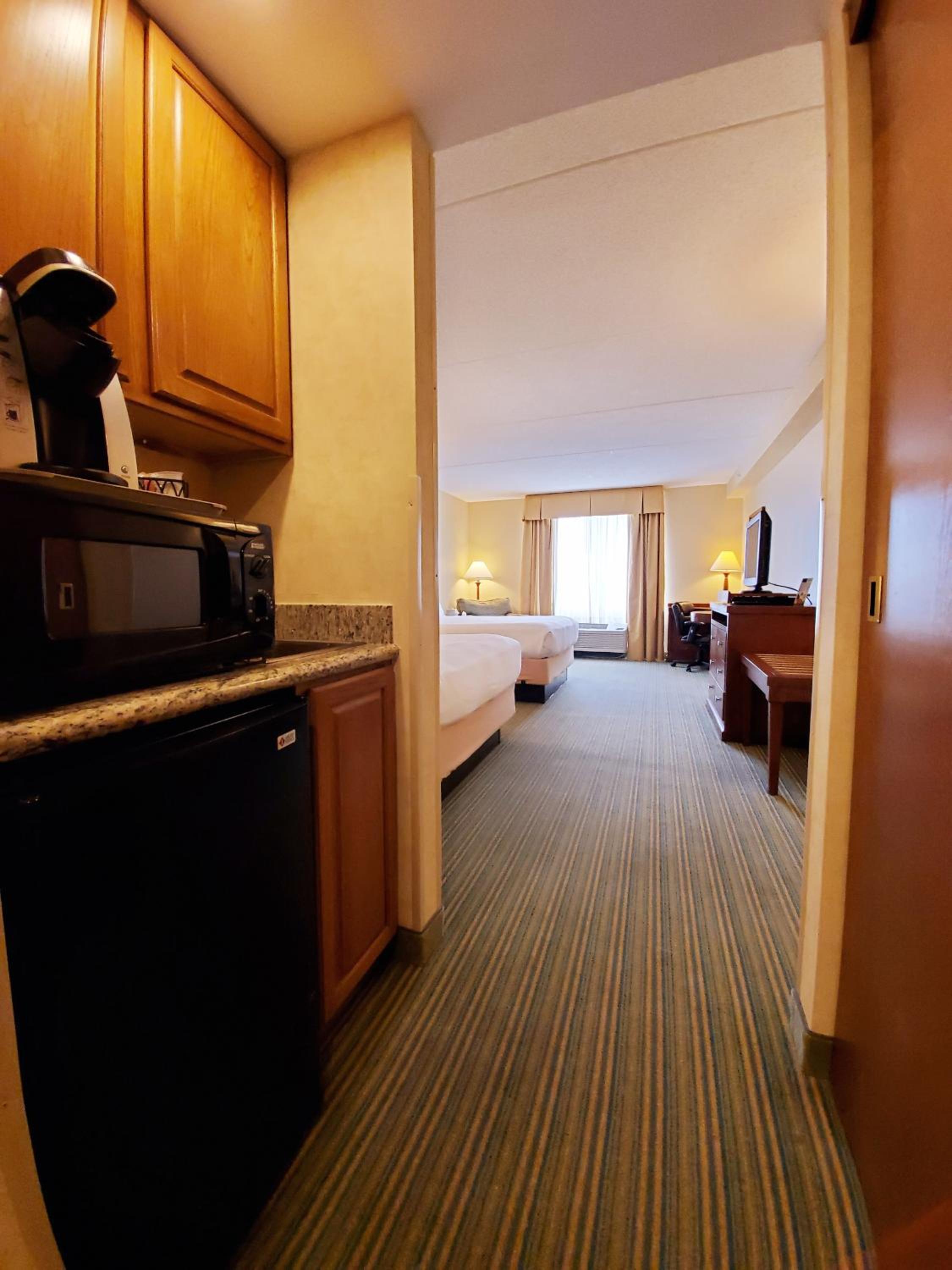 Standard Queen Room photo 1