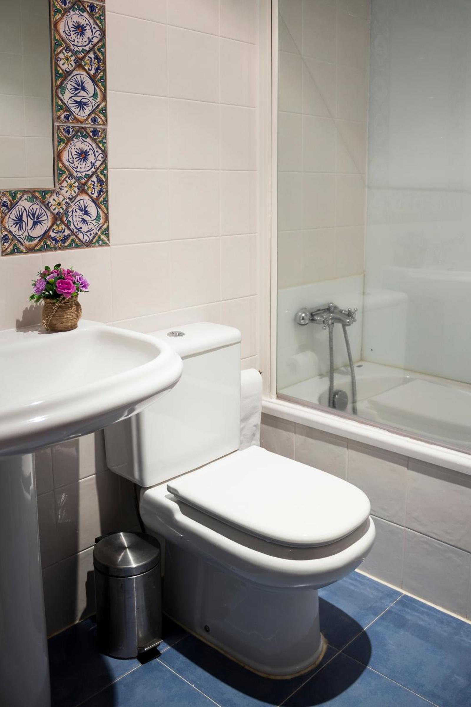 Triple Room with Garden View - Photo 8