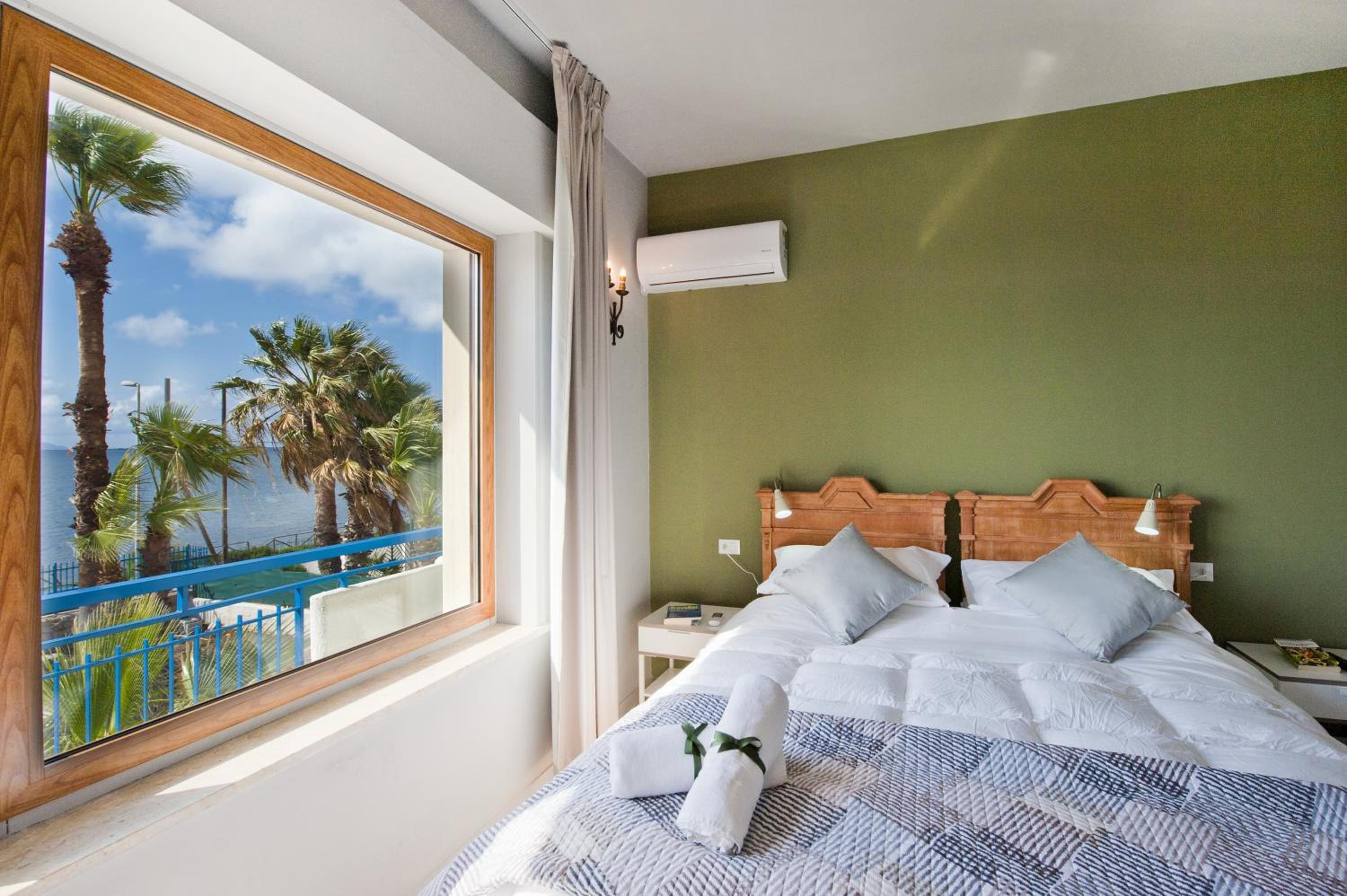 Double Room with Sea View photo 1