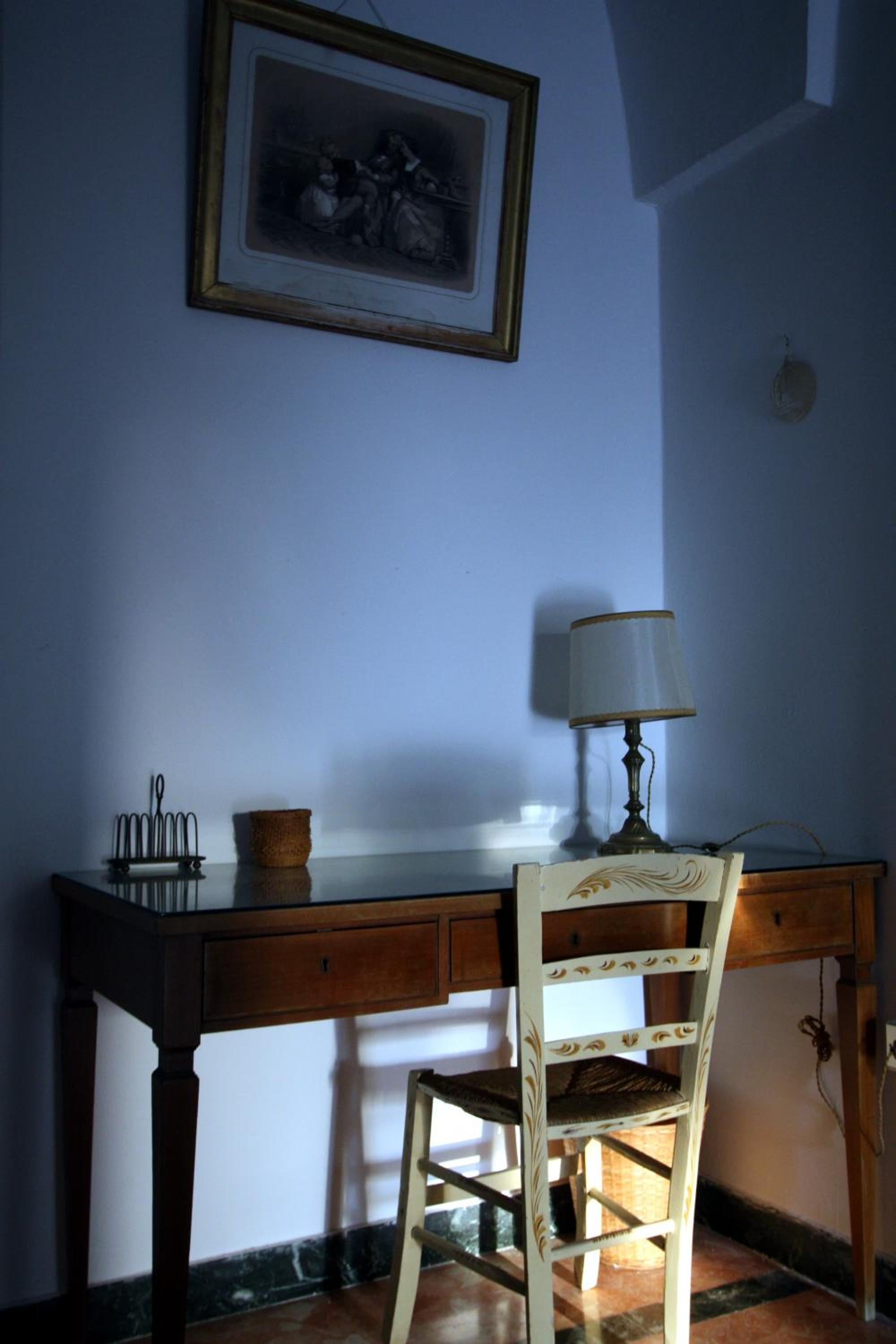 Apartment with Terrace - Photo 8