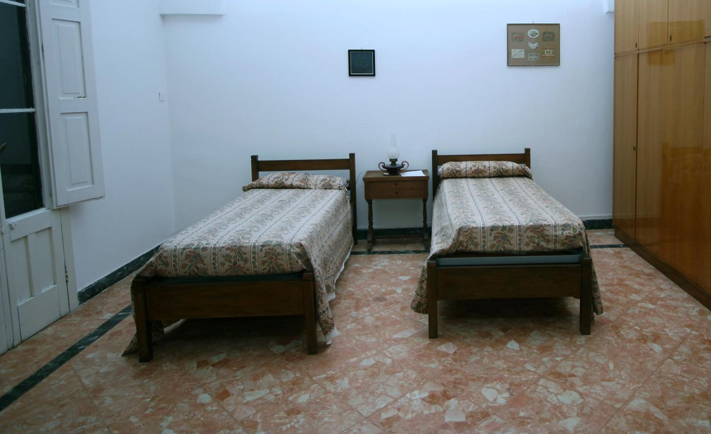 Apartment with Terrace - Photo 3