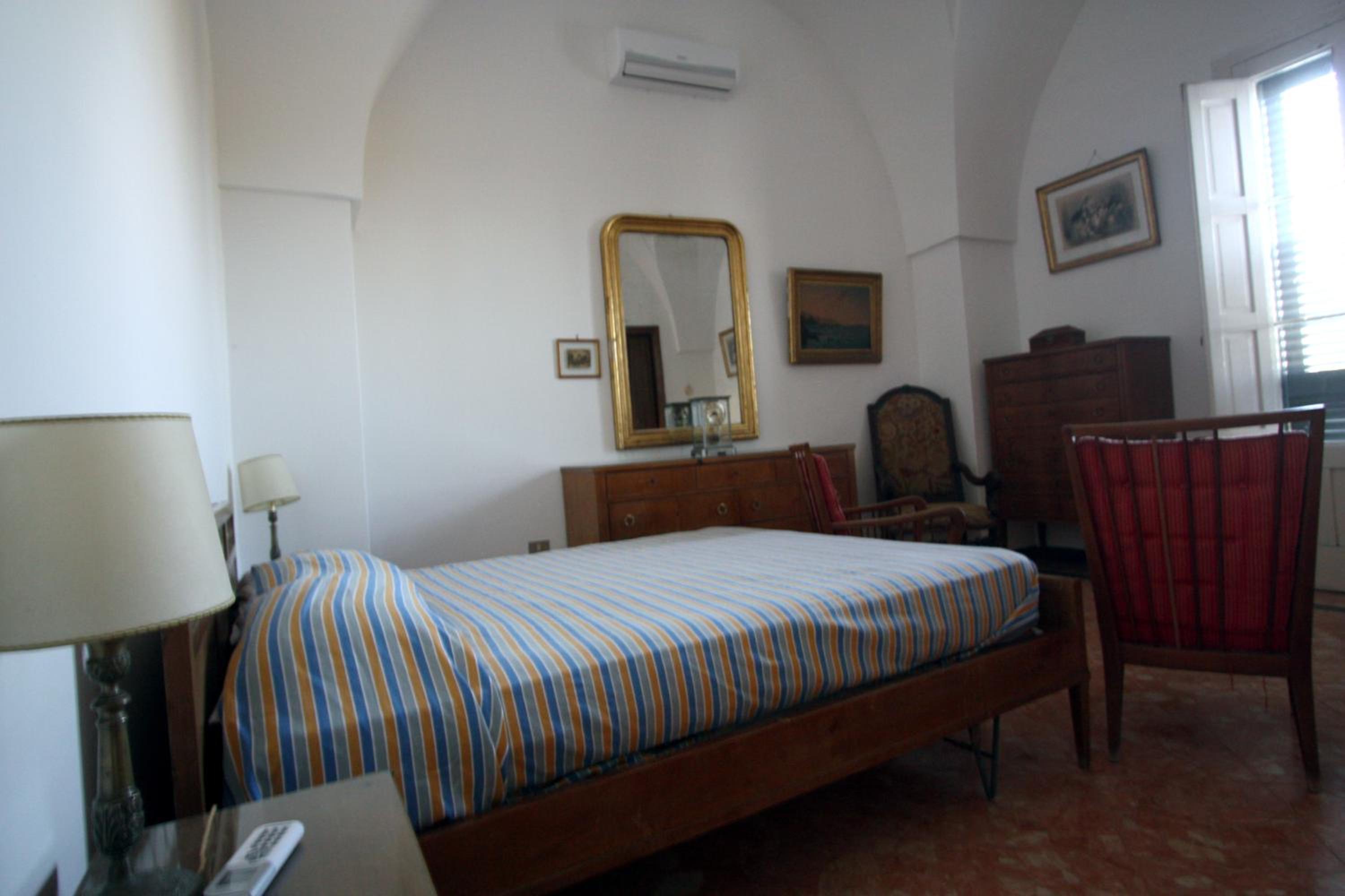 Apartment with Terrace - Photo 5