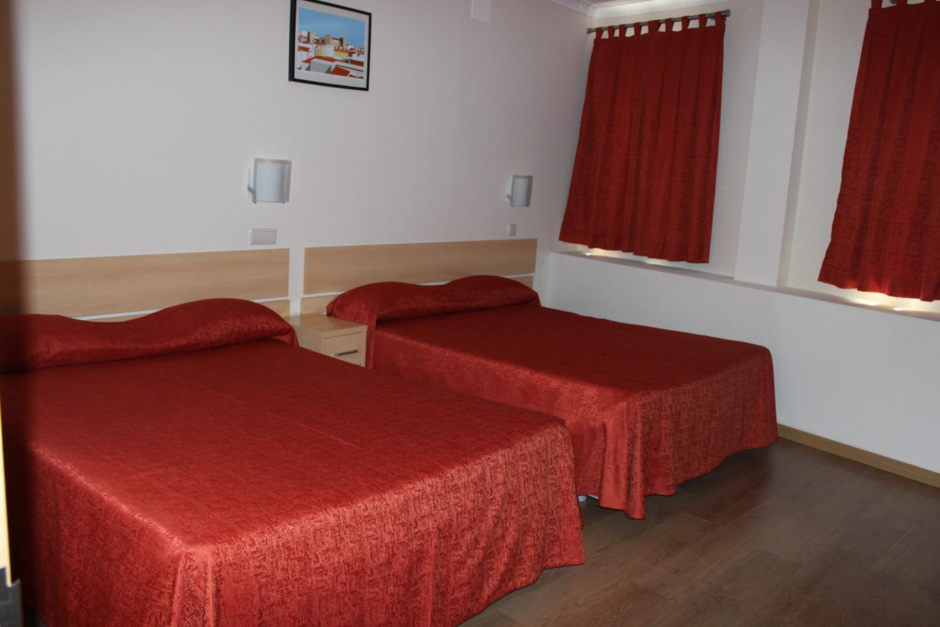 Quadruple Room - Photo 1