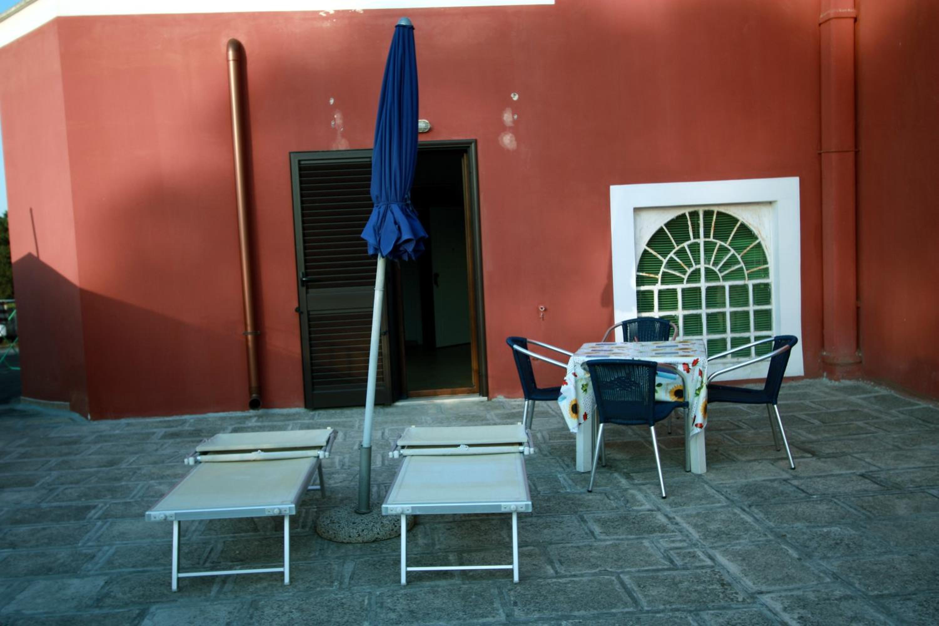 Apartment with Terrace - Photo 13