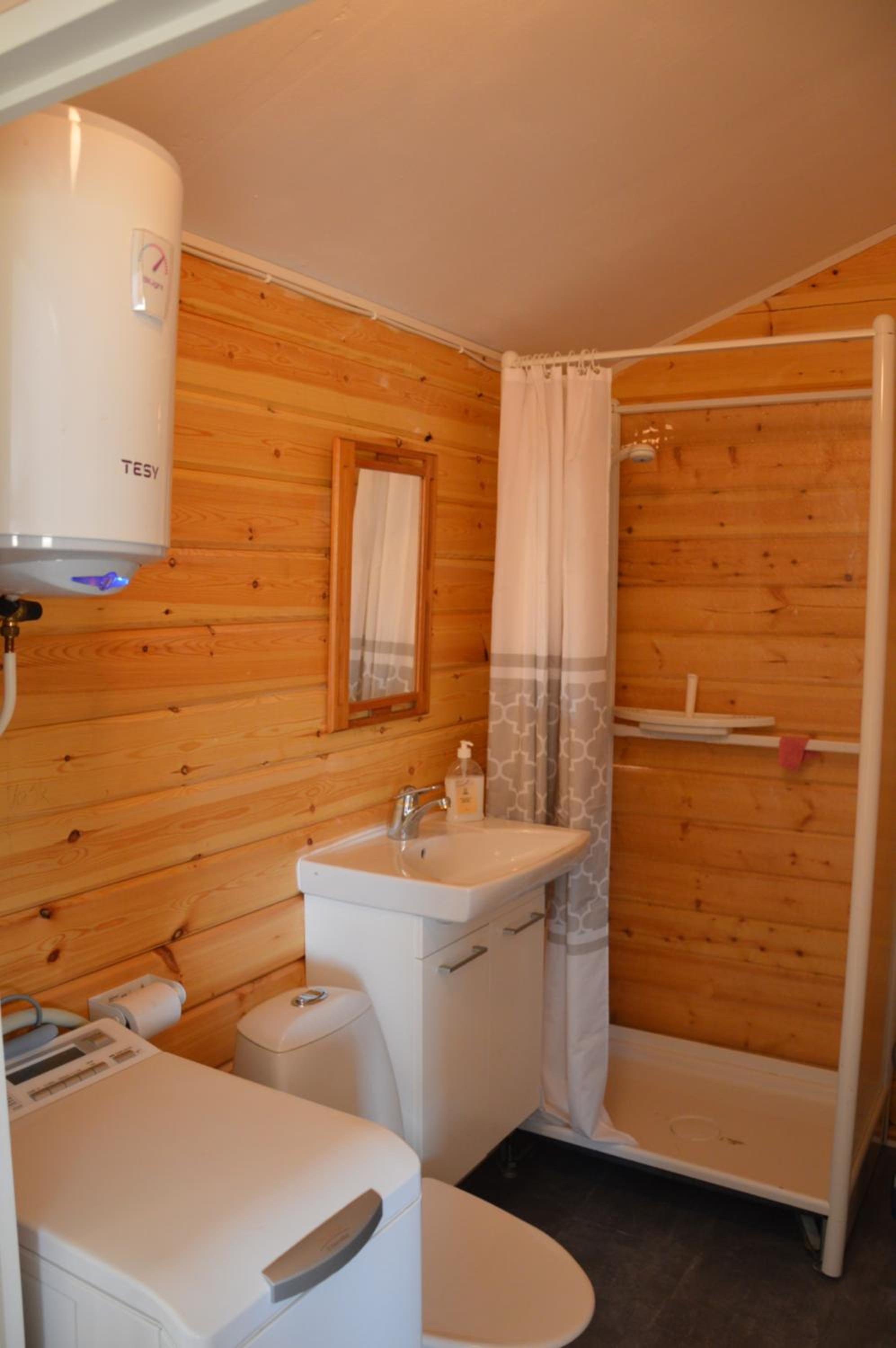 One-Bedroom Chalet - Photo 4