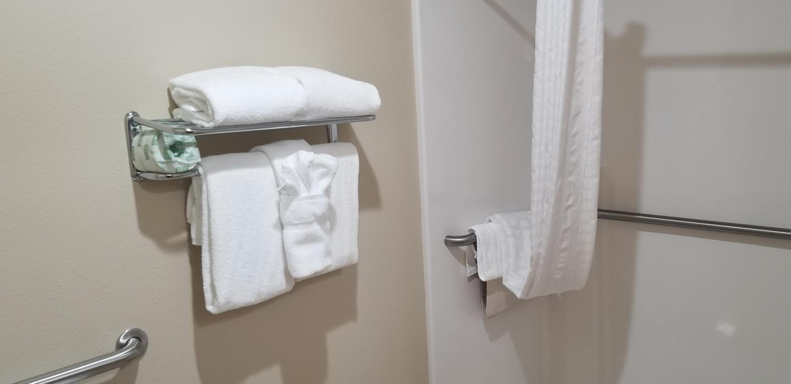 King Room - Disability Access photo 3