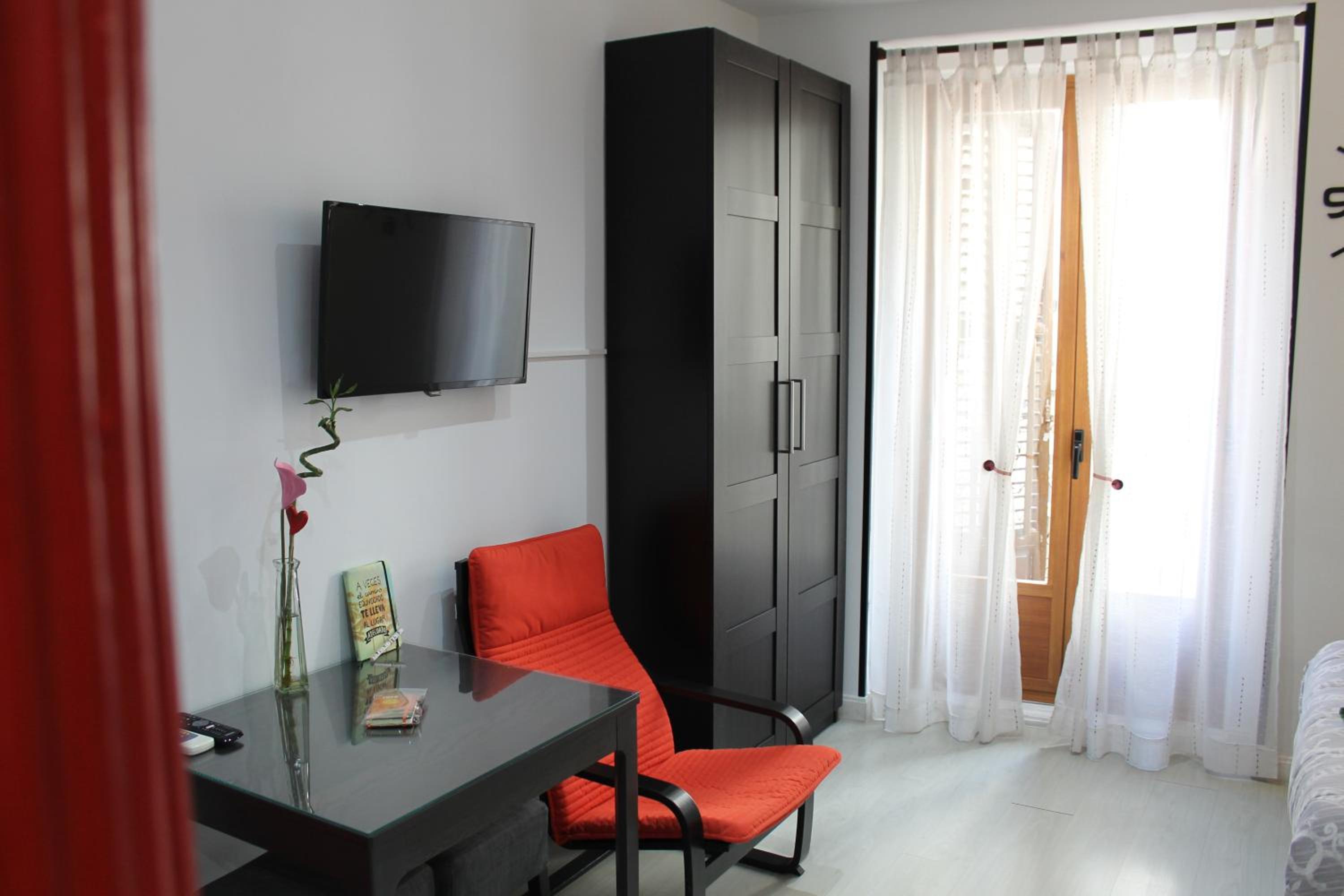 Apartment With Balcony photo 3