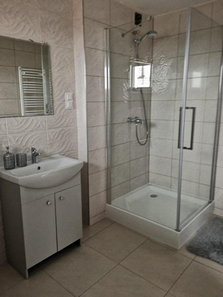 Studio Apartment - Photo 13