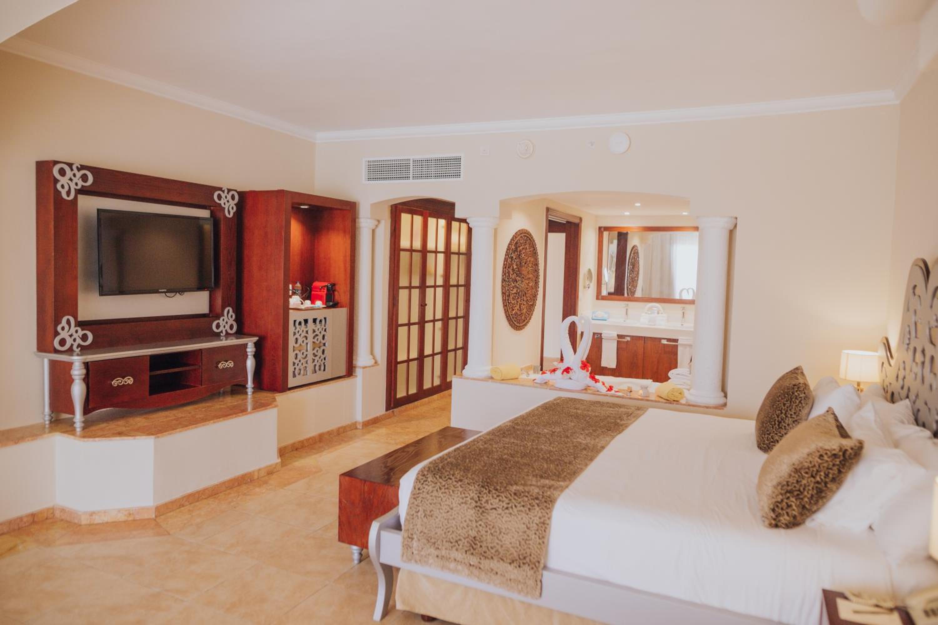 Colonial Jr. Suite Ocean Front – Free WiFi photo 2