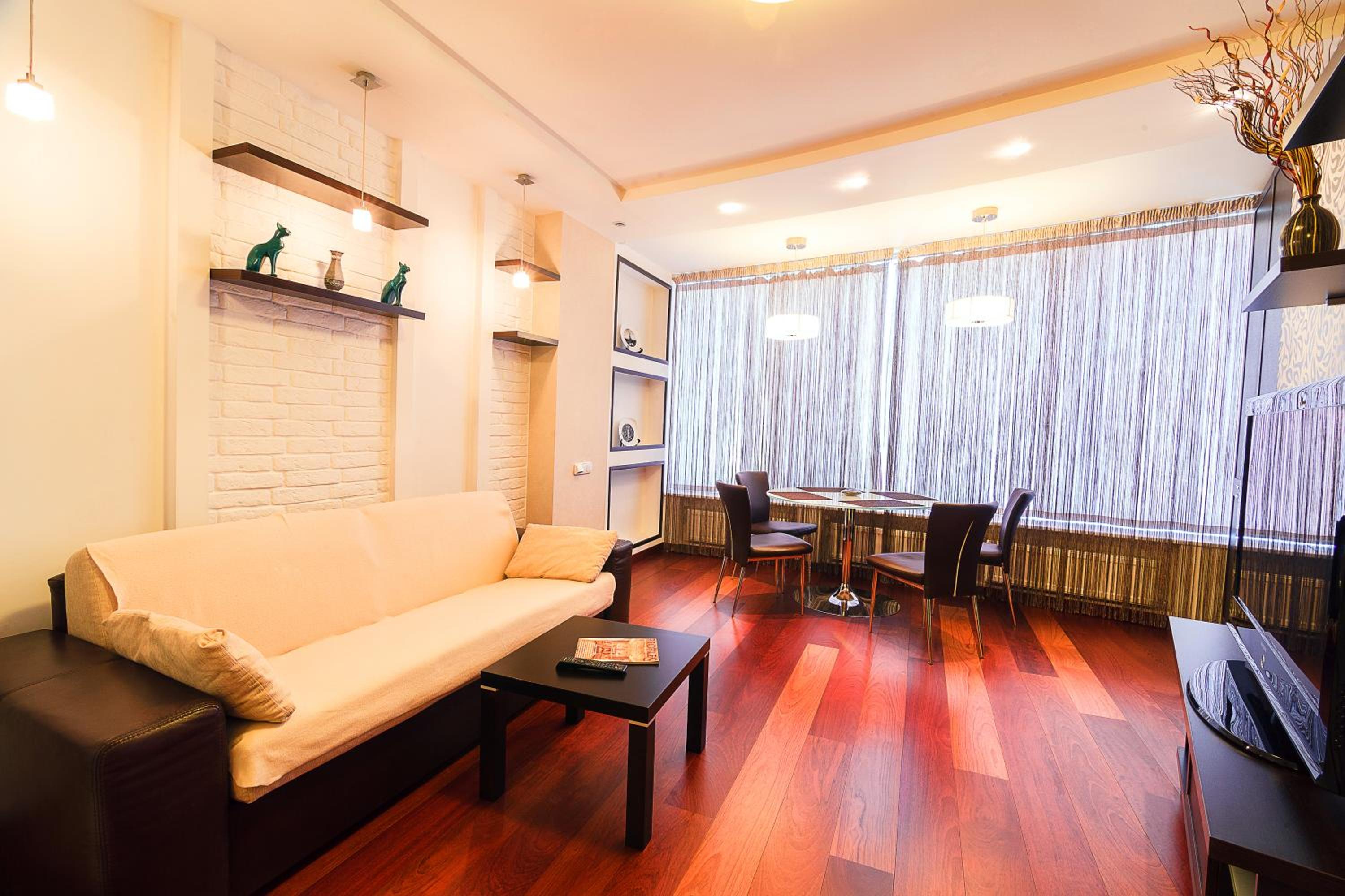One-Bedroom Apartment with Balcony photo 1
