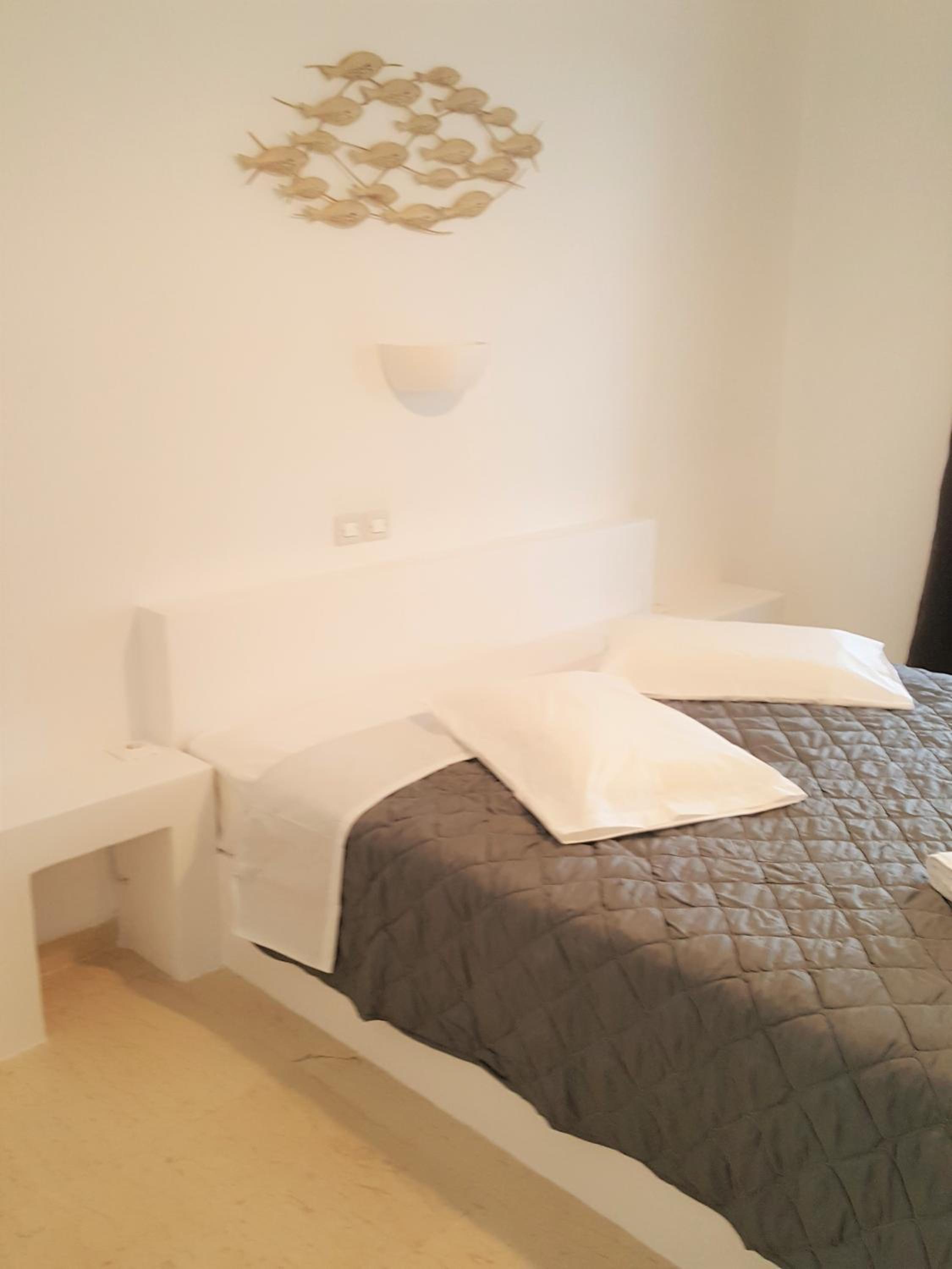One-Bedroom Apartment - Photo 7