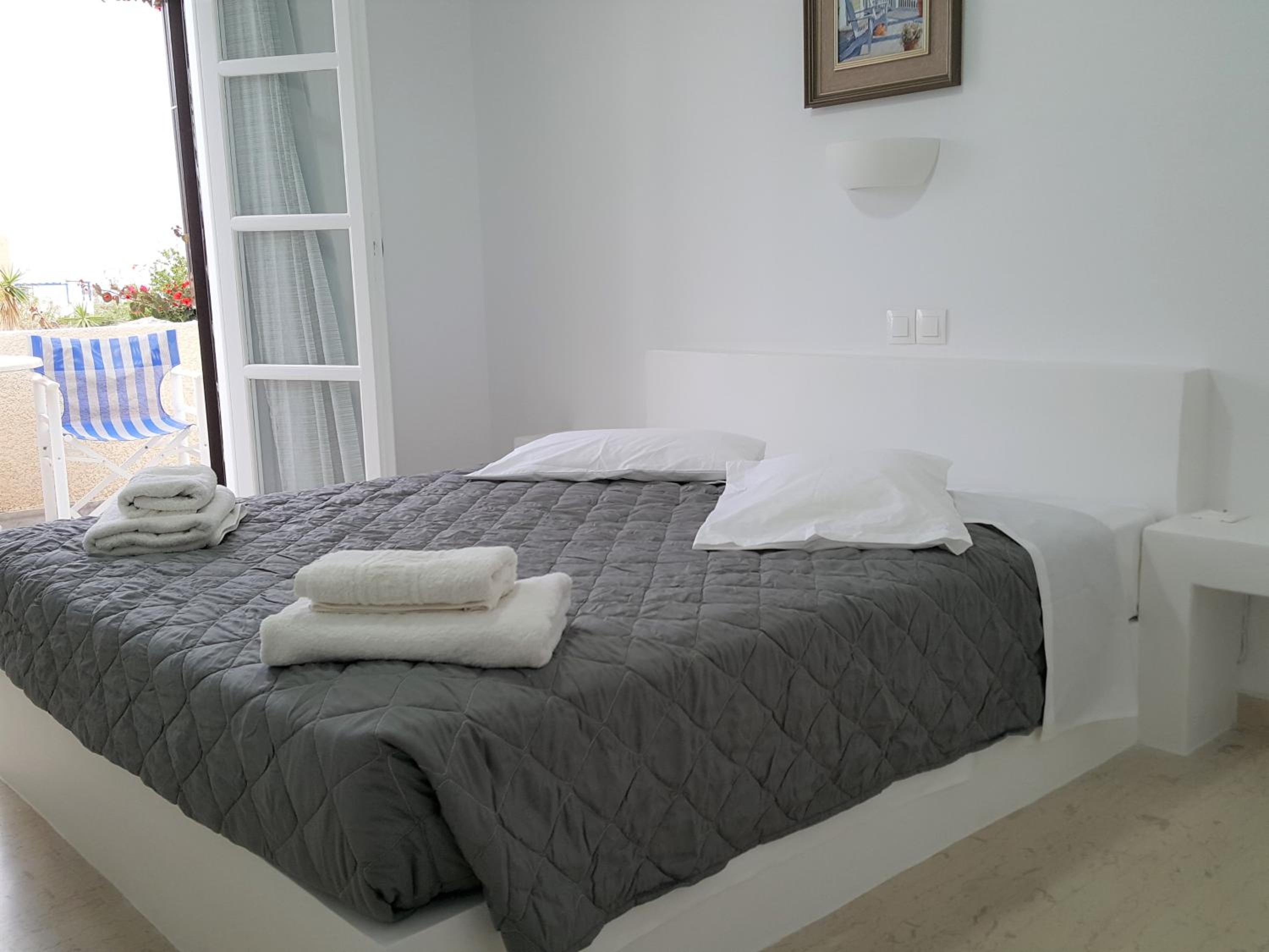 One-Bedroom Apartment - Photo 5