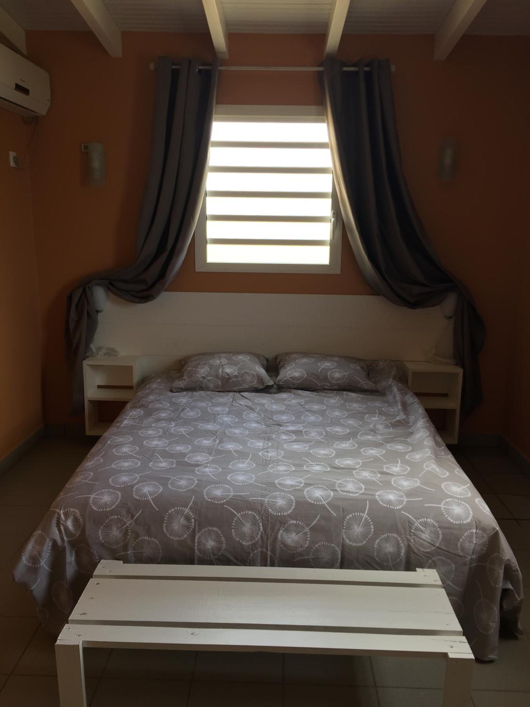 Duplex & Car photo 3