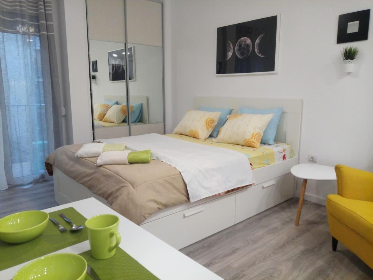 Studio Apartment