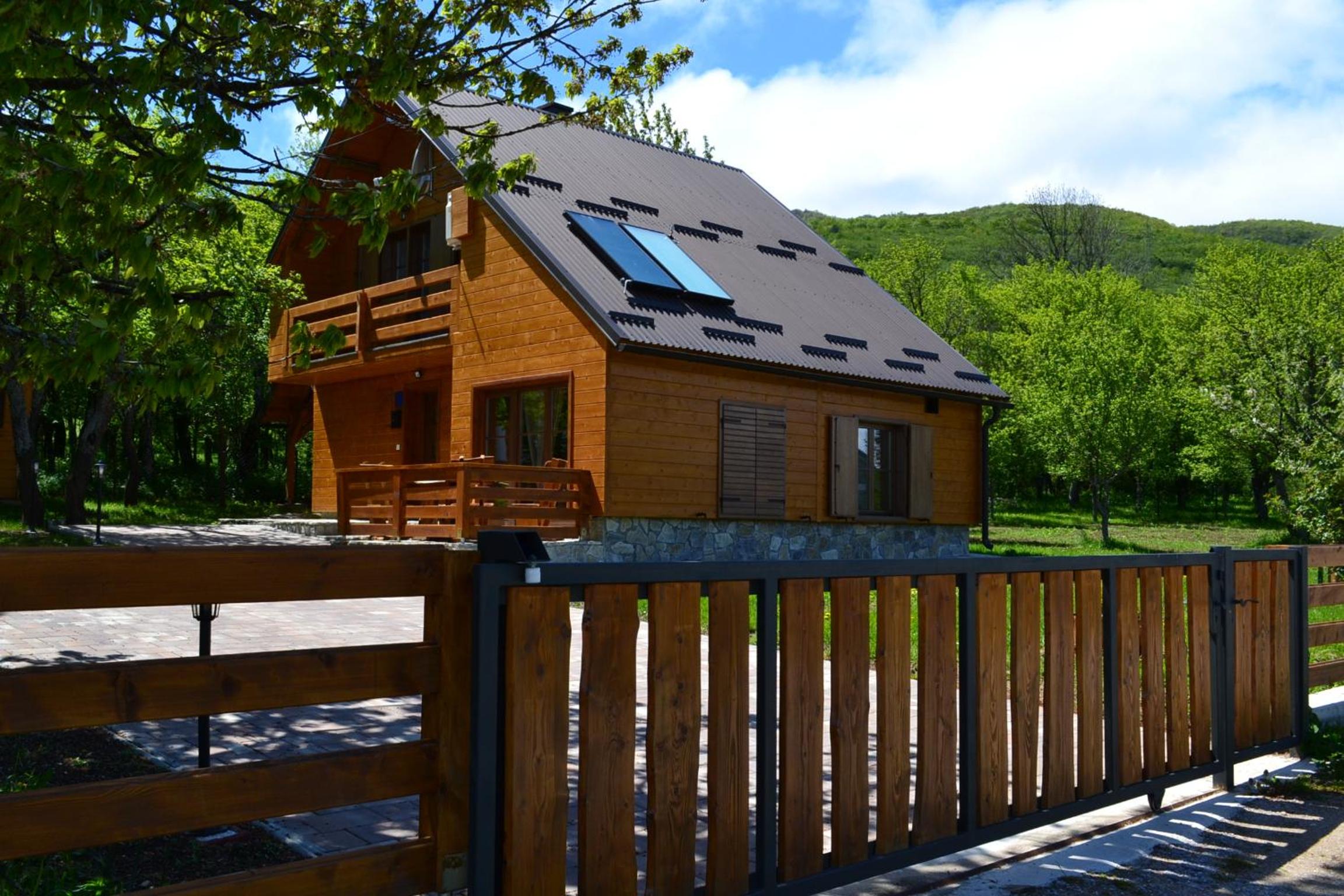 Three-Bedroom Villa - Photo 2