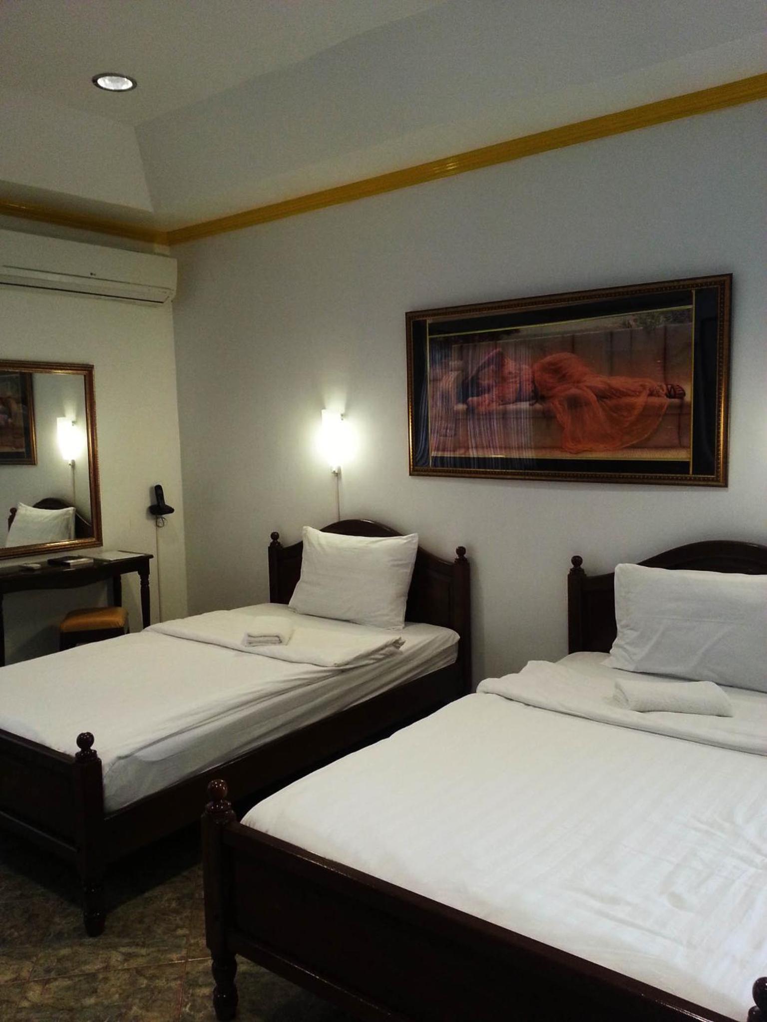 Standard Twin Room