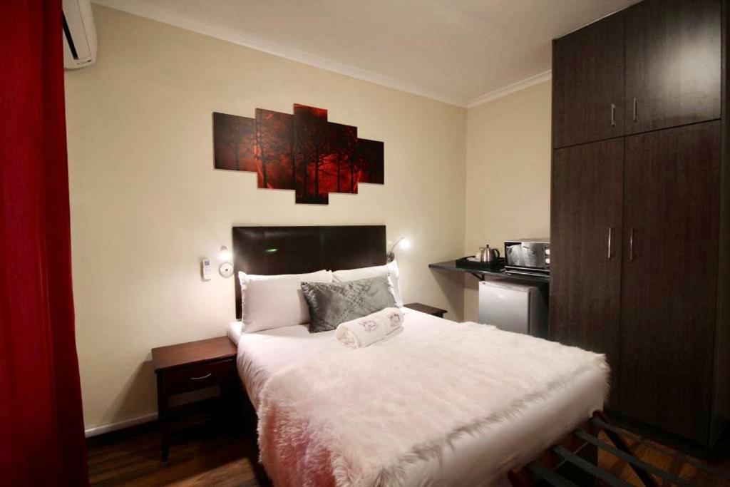 Double Room - Disability Access - Photo 3