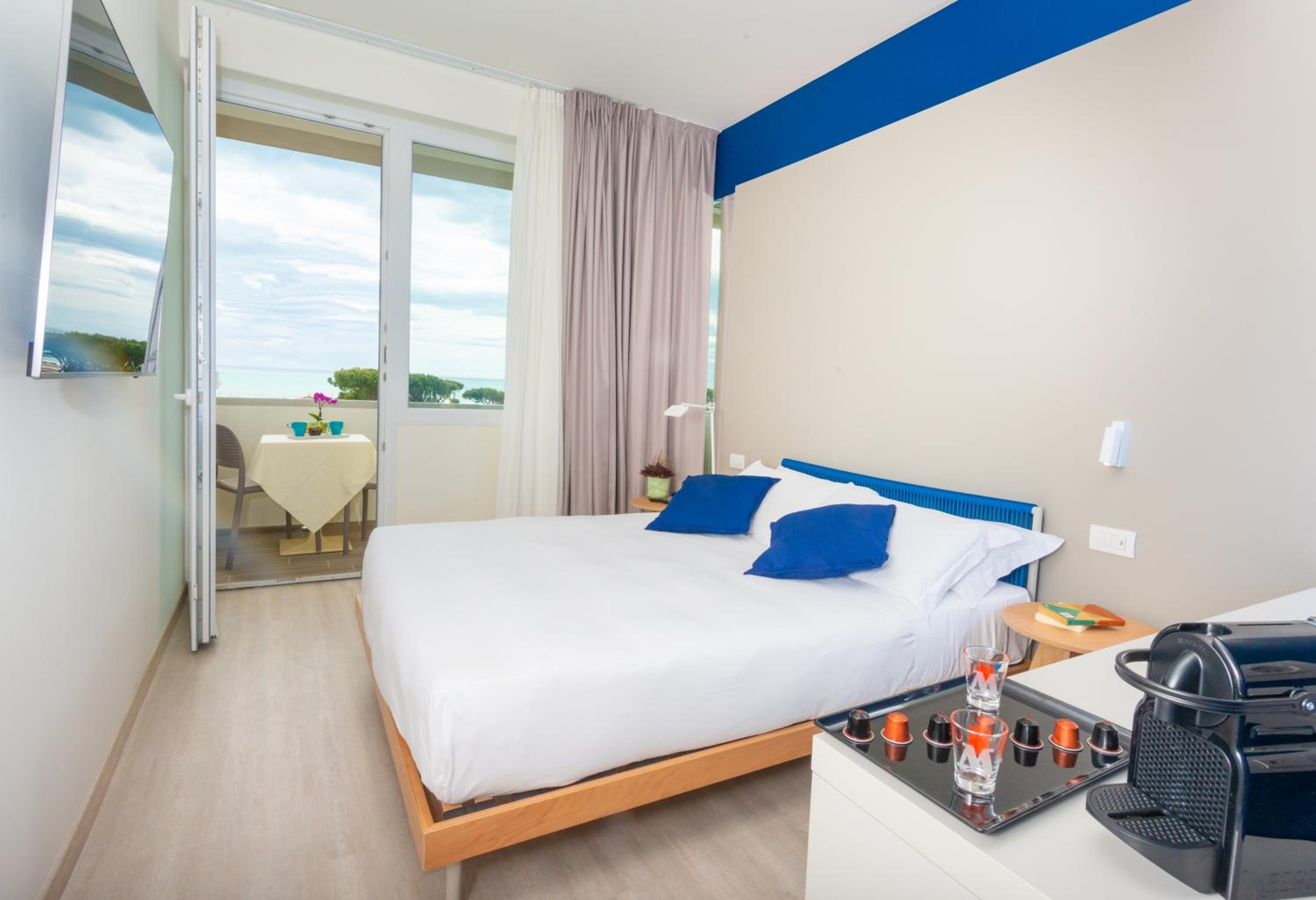 Superior Double Room with Balcony and Sea View
