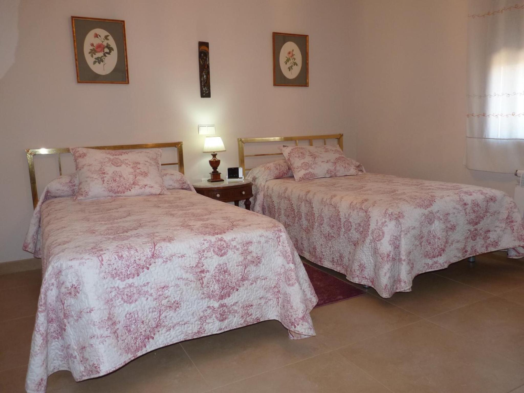 Twin Room - Photo 1