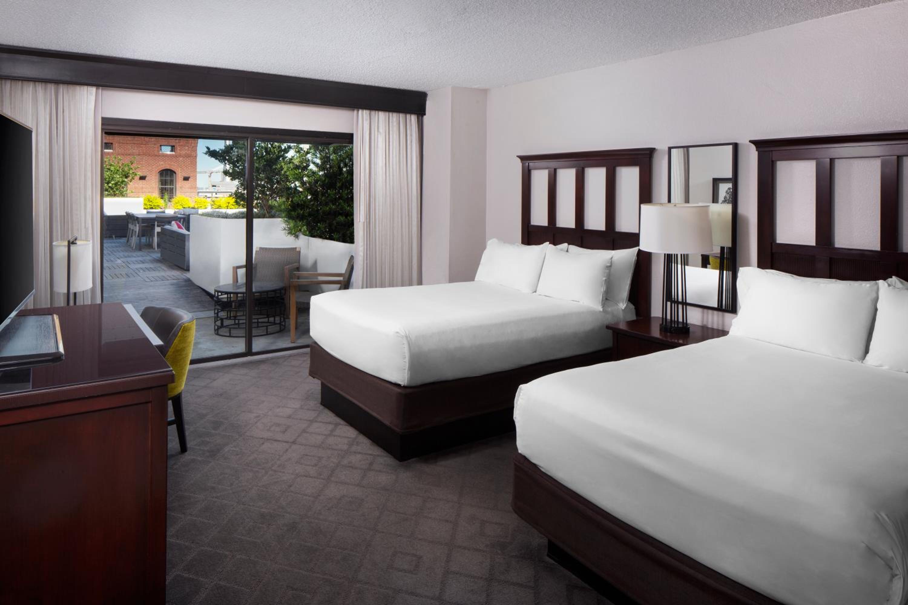 Double Room with Two Double Beds and Patio - Photo 1