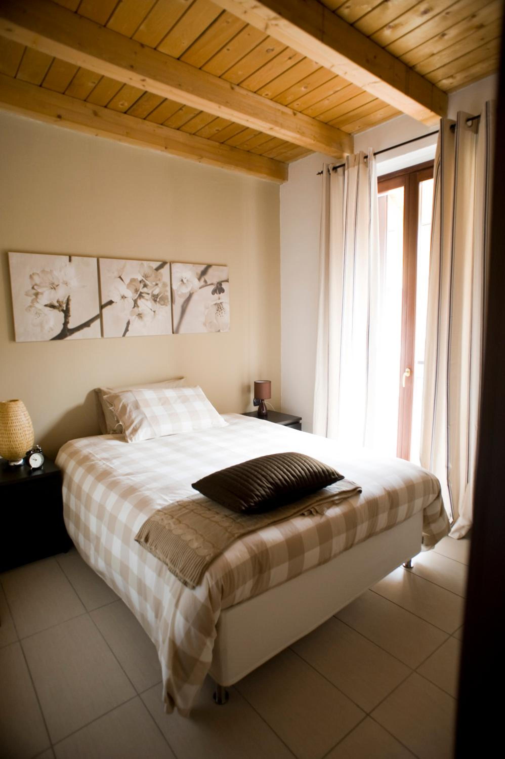 Single Room with Private Bathroom