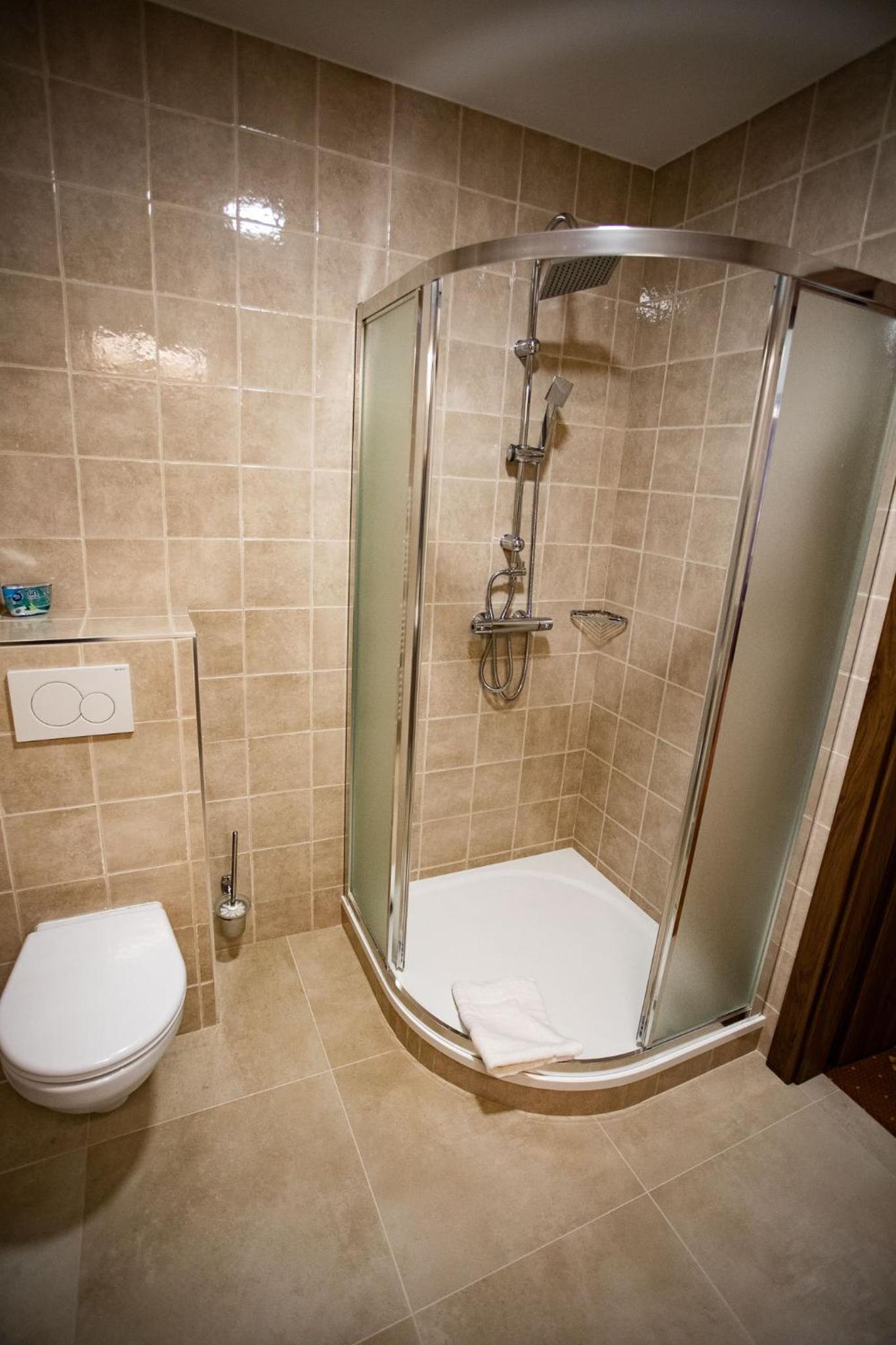Deluxe Double Room (2 Adults + 1 Child) photo 3