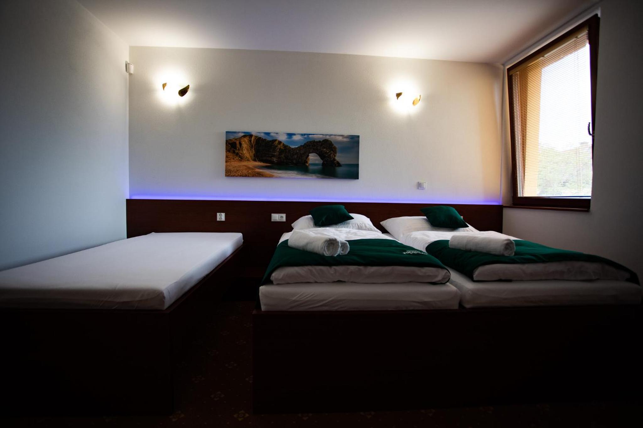 Economy Triple Room photo 1