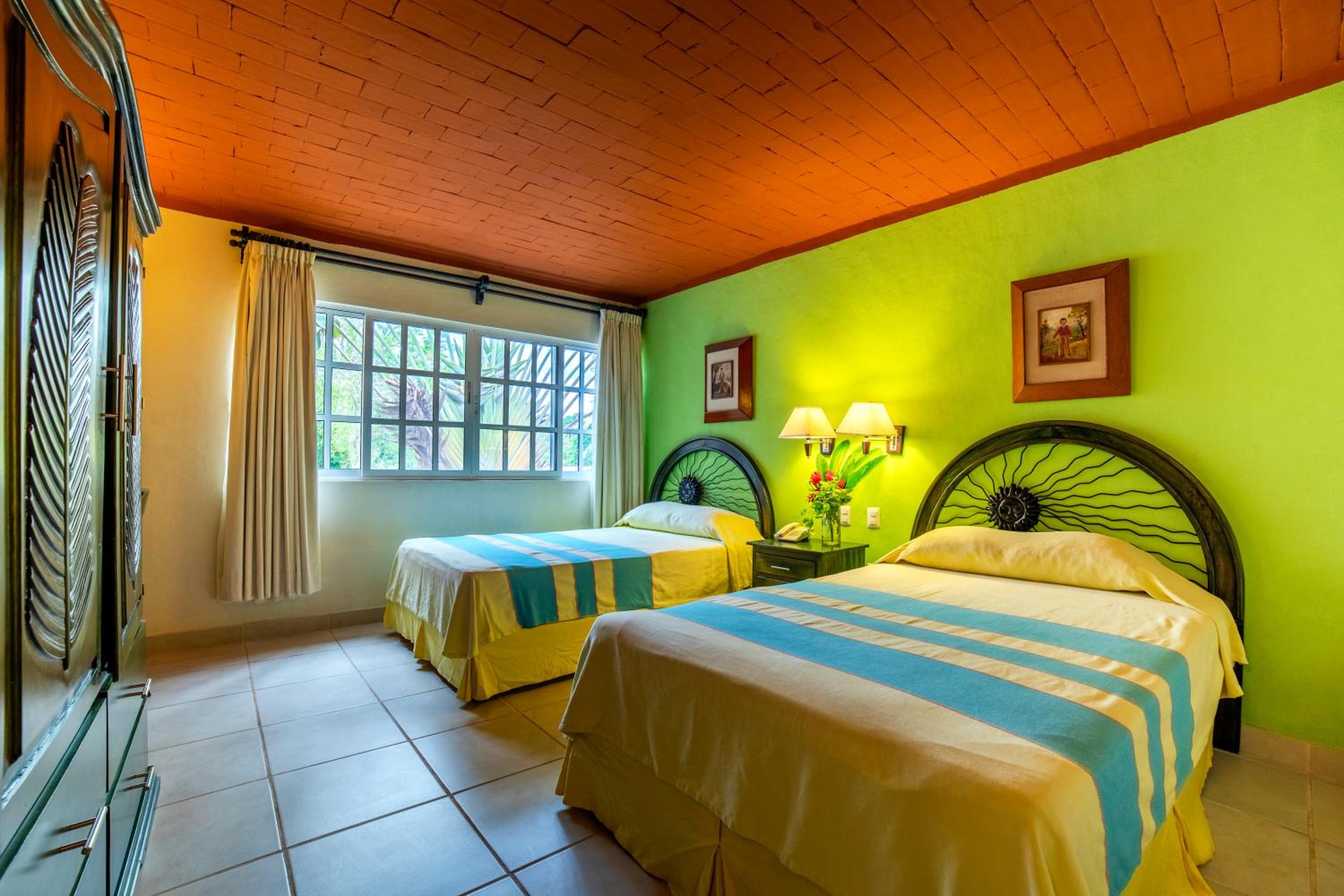 Standard Room with Garden View