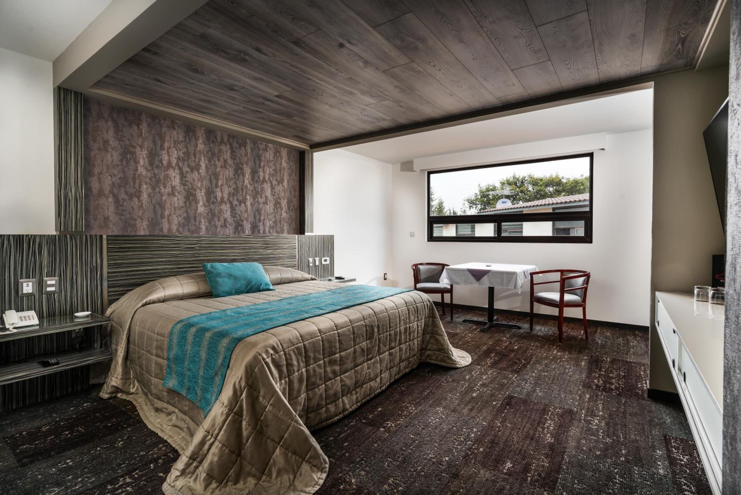 Deluxe Suite